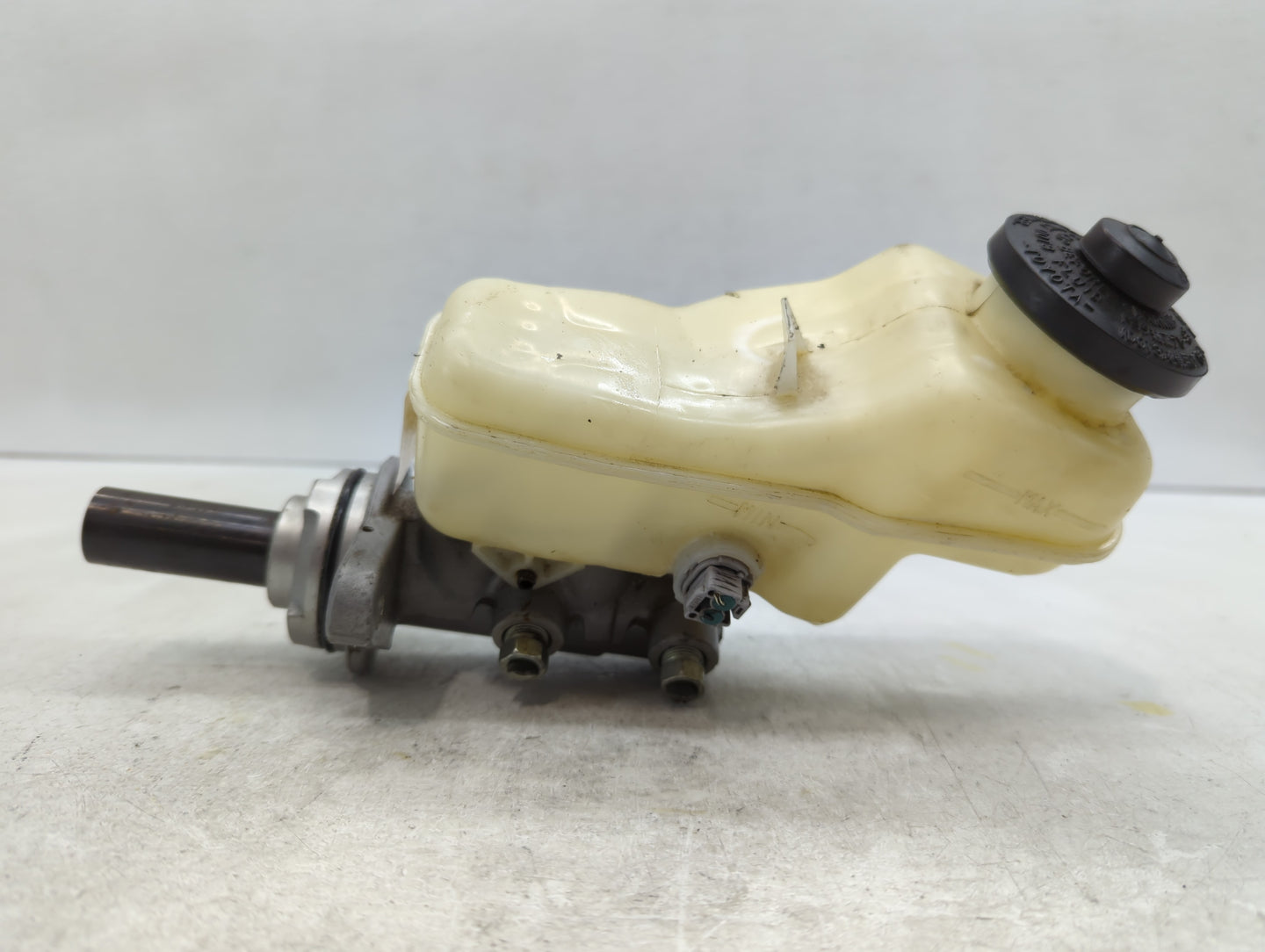 2014-2019 Toyota Corolla Brake Master Cylinder - Oemusedautoparts1.com