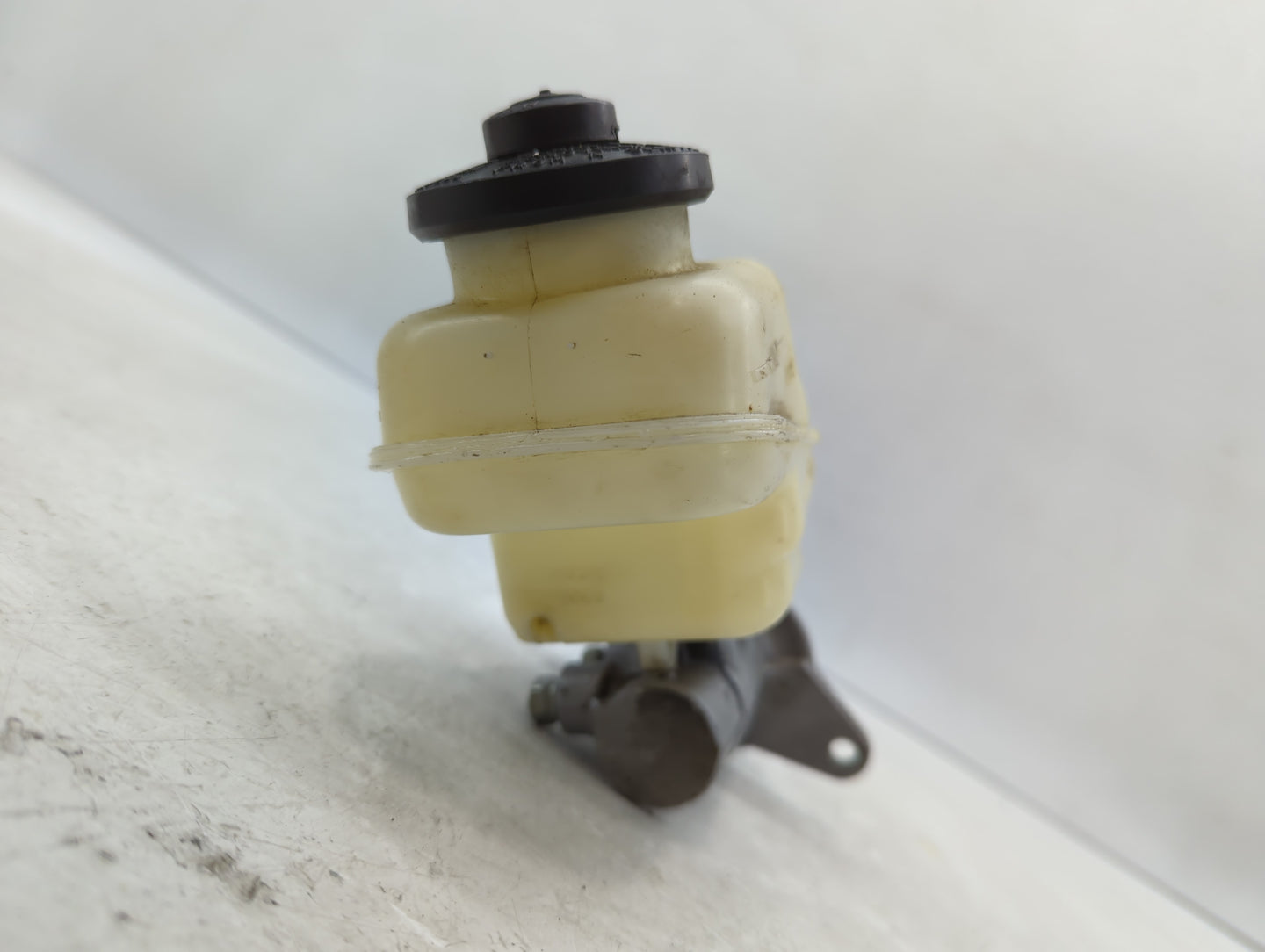 2014-2019 Toyota Corolla Brake Master Cylinder - Oemusedautoparts1.com