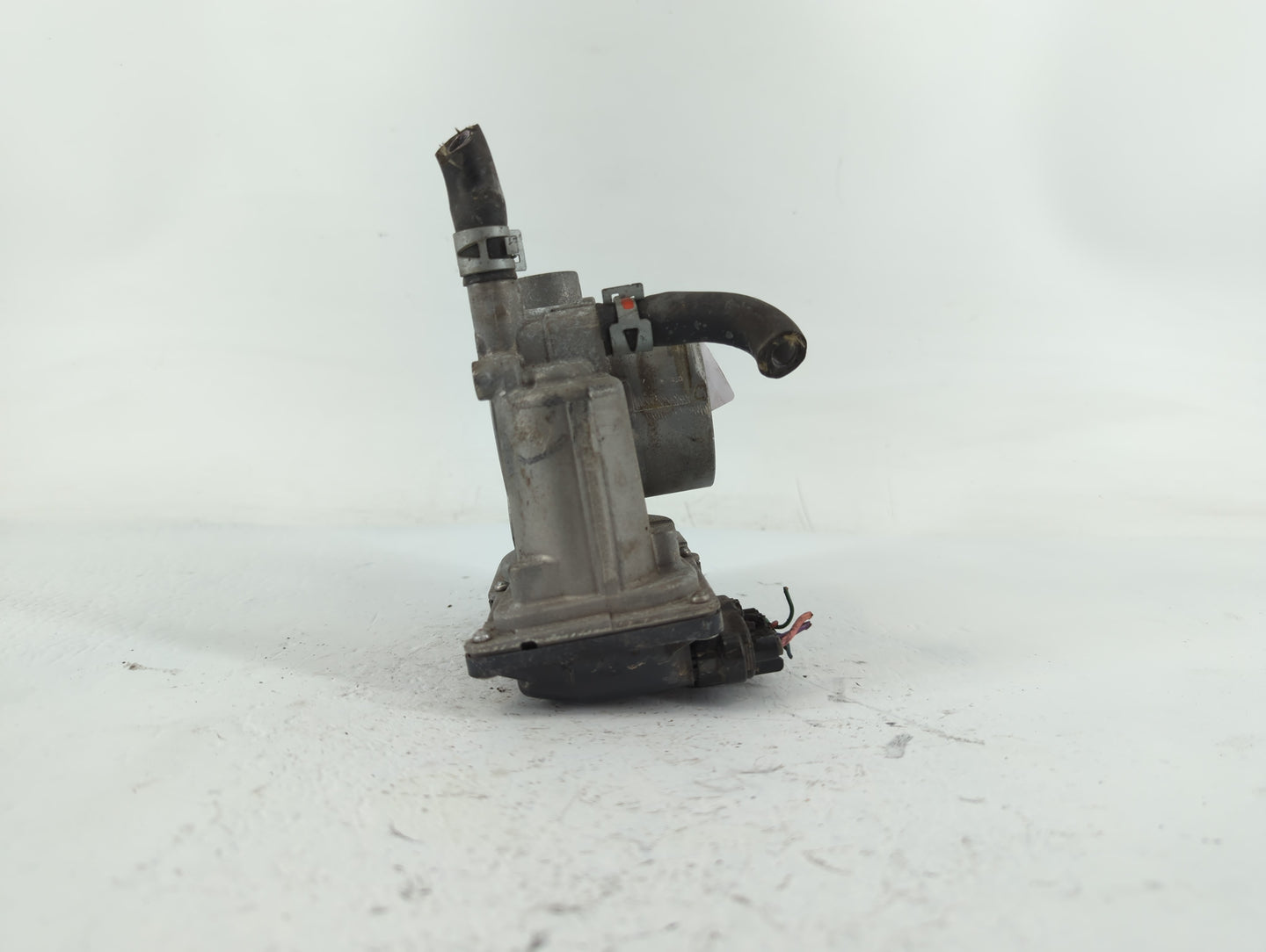 2011-2019 Toyota Corolla Throttle Body P/N:22030-0T080 Fits Fits 2011 2012 2013 2014 2015 2016 2017 2018 2019 OEM Used Auto 