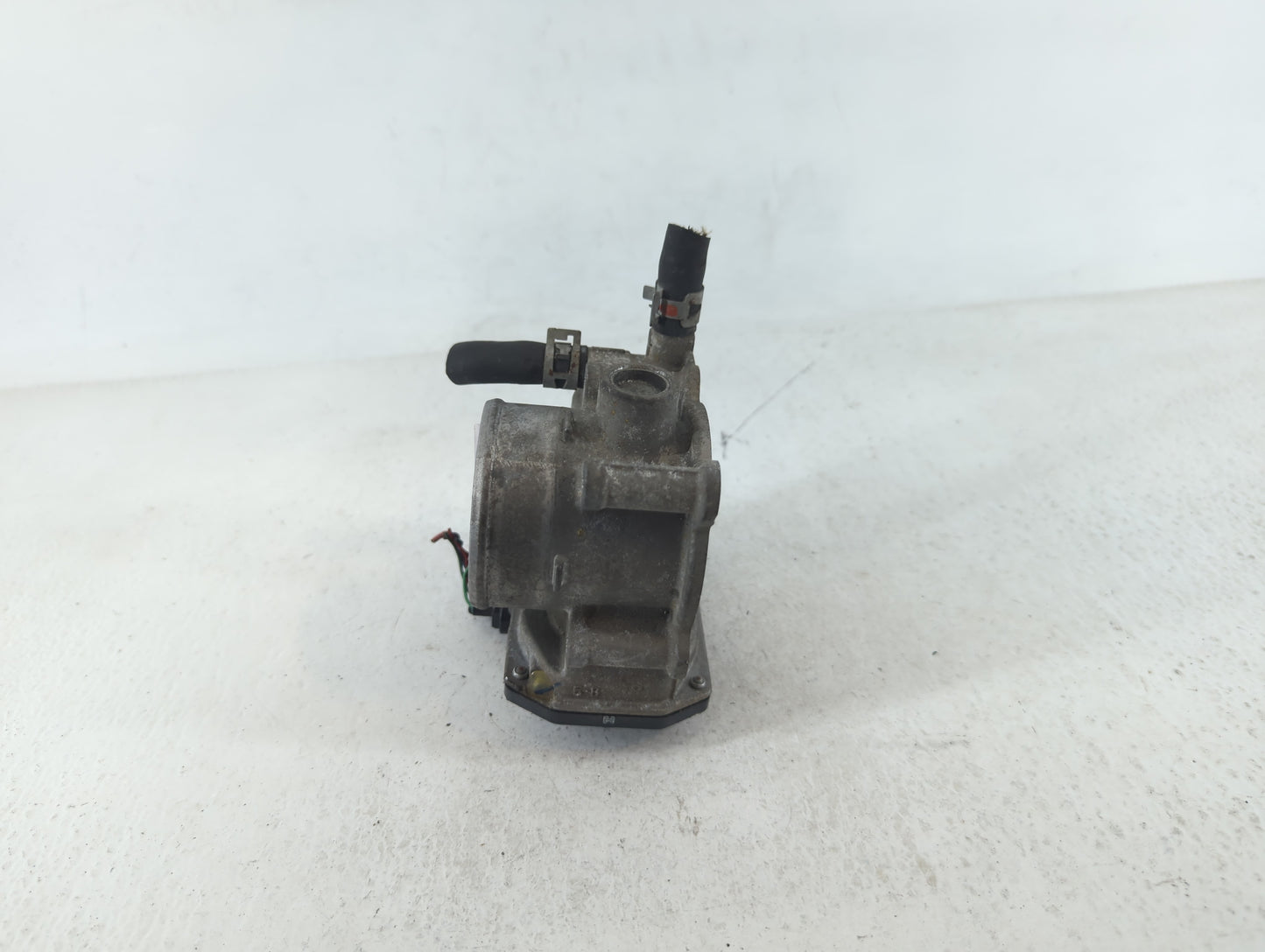 2011-2019 Toyota Corolla Throttle Body P/N:22030-0T080 Fits Fits 2011 2012 2013 2014 2015 2016 2017 2018 2019 OEM Used Auto 