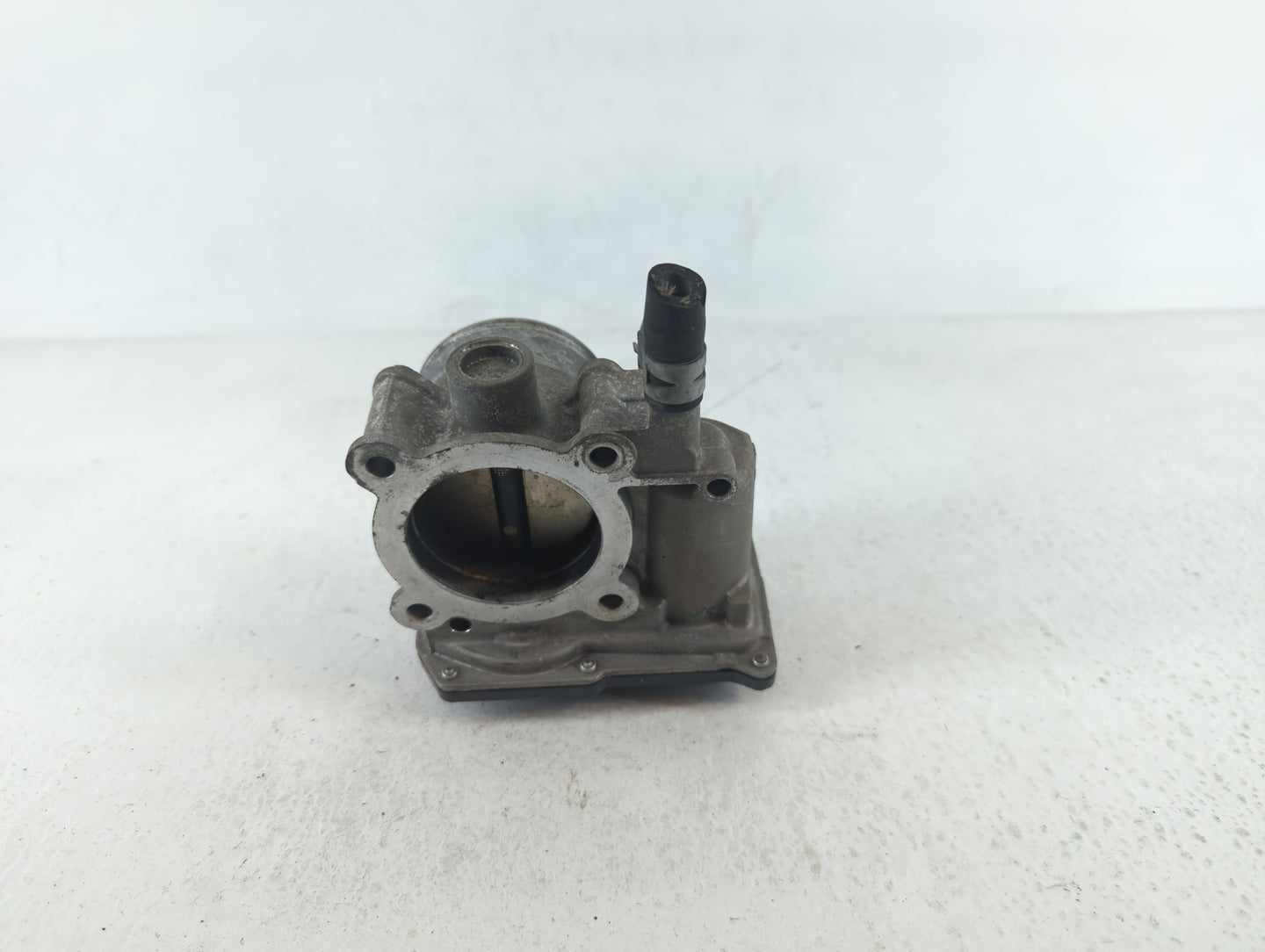 2011-2019 Toyota Corolla Throttle Body P/N:22030-0T080 Fits Fits 2011 2012 2013 2014 2015 2016 2017 2018 2019 OEM Used Auto 