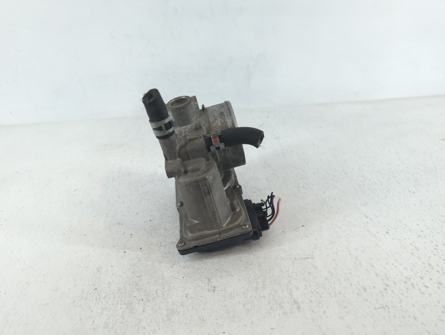 2011-2019 Toyota Corolla Throttle Body P/N:22030-0T080 Fits Fits 2011 2012 2013 2014 2015 2016 2017 2018 2019 OEM Used Auto 