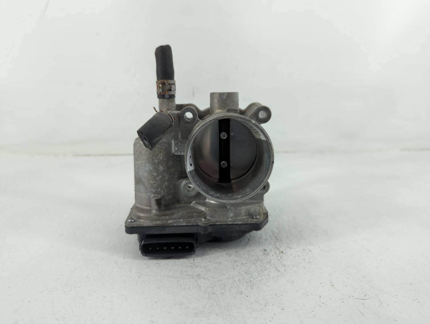 2011-2019 Toyota Corolla Throttle Body P/N:22030-0T080 Fits Fits 2011 2012 2013 2014 2015 2016 2017 2018 2019 OEM Used Auto 