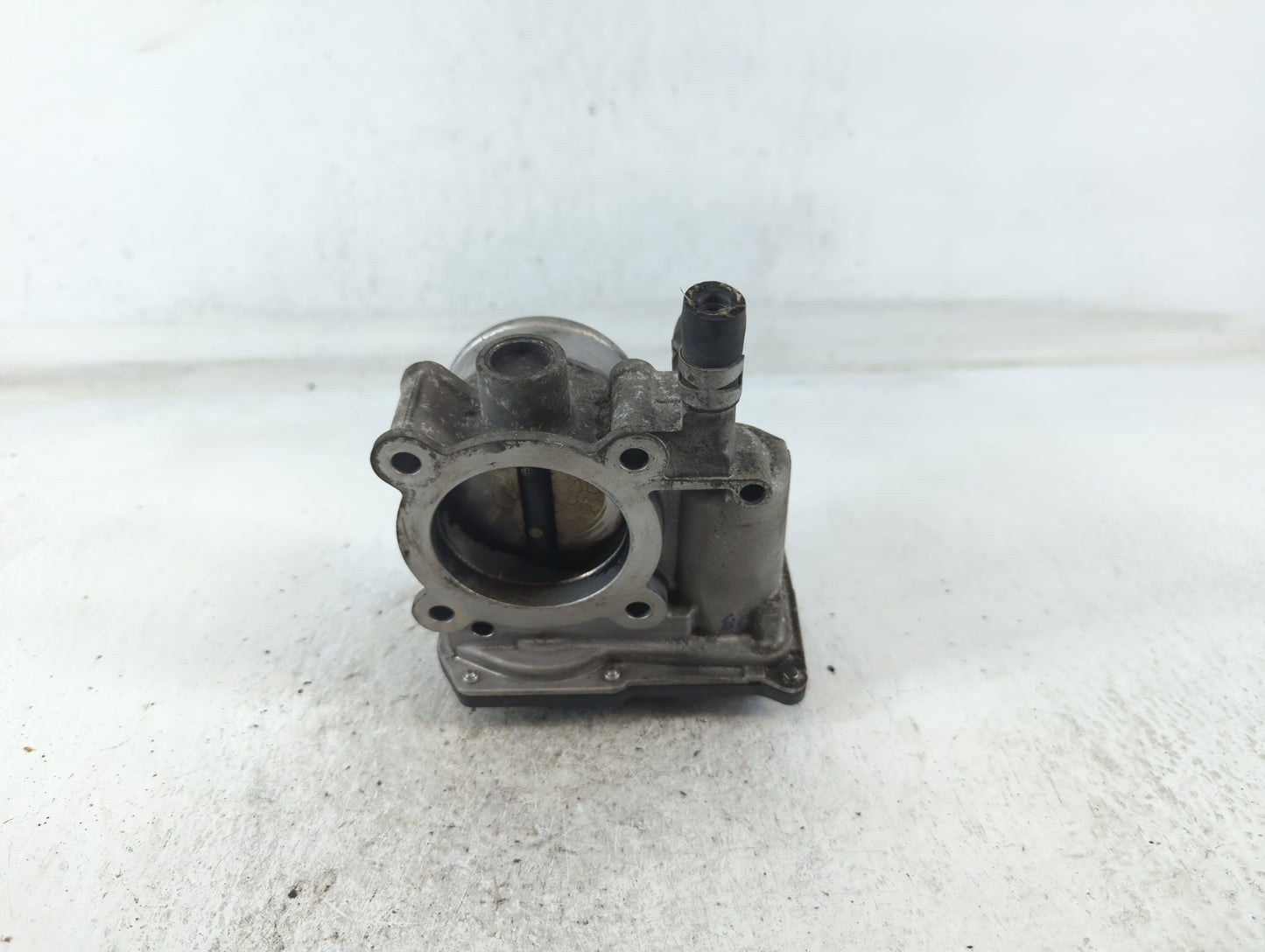2011-2019 Toyota Corolla Throttle Body P/N:22030-0T080 Fits Fits 2011 2012 2013 2014 2015 2016 2017 2018 2019 OEM Used Auto 