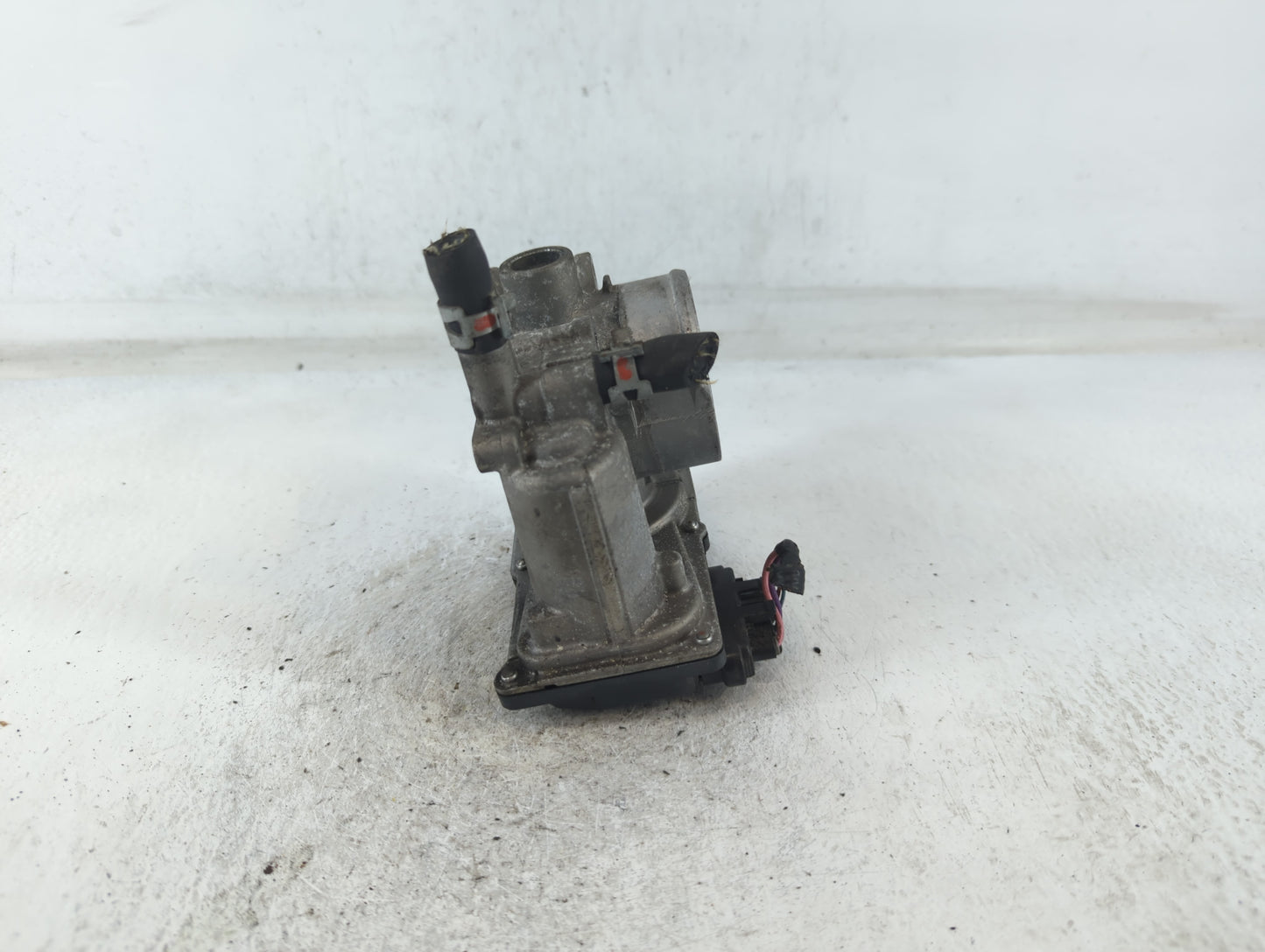 2011-2019 Toyota Corolla Throttle Body P/N:22030-0T080 Fits Fits 2011 2012 2013 2014 2015 2016 2017 2018 2019 OEM Used Auto 