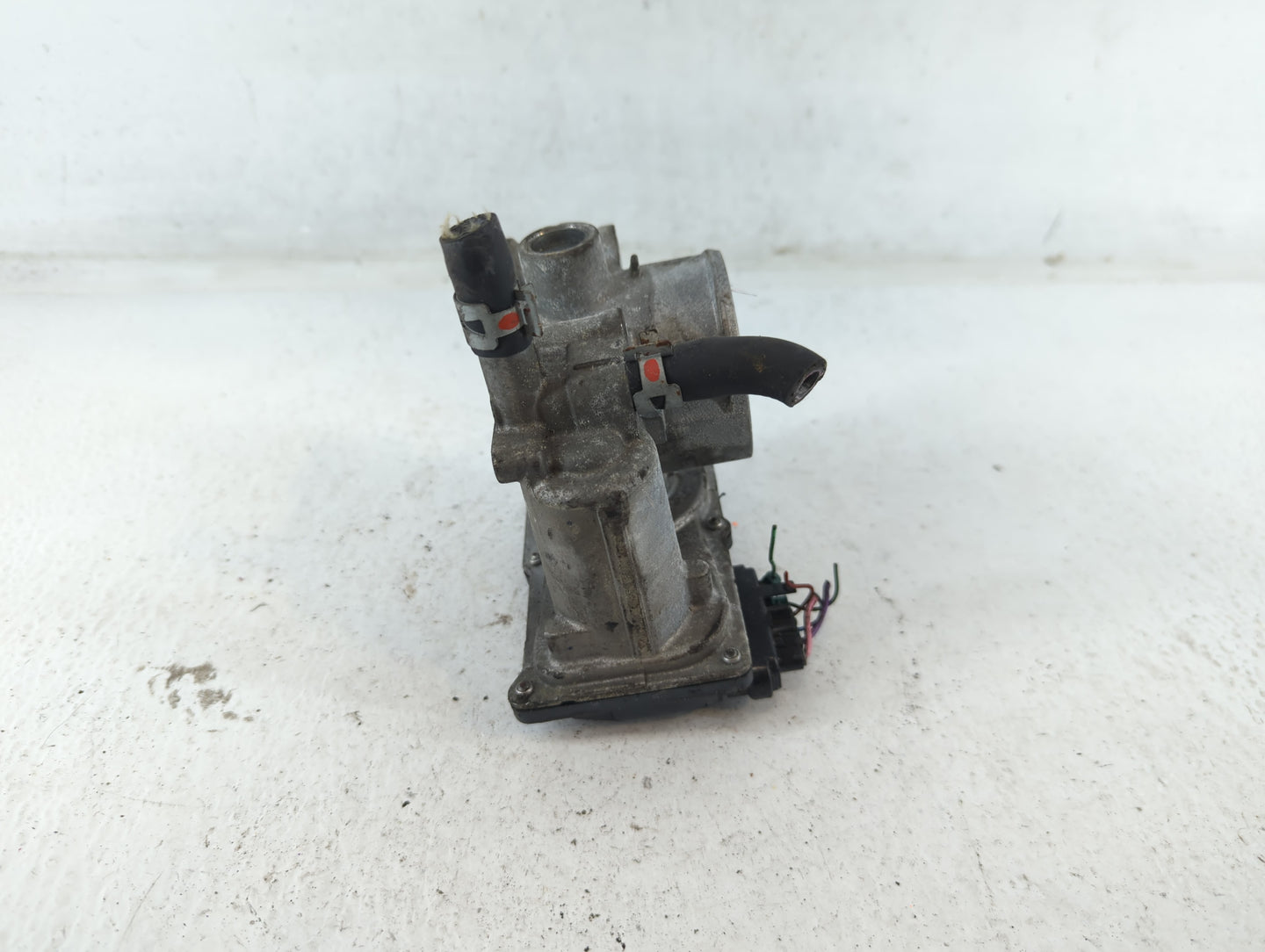 2011-2019 Toyota Corolla Throttle Body P/N:22030-0T080 Fits Fits 2011 2012 2013 2014 2015 2016 2017 2018 2019 OEM Used Auto 
