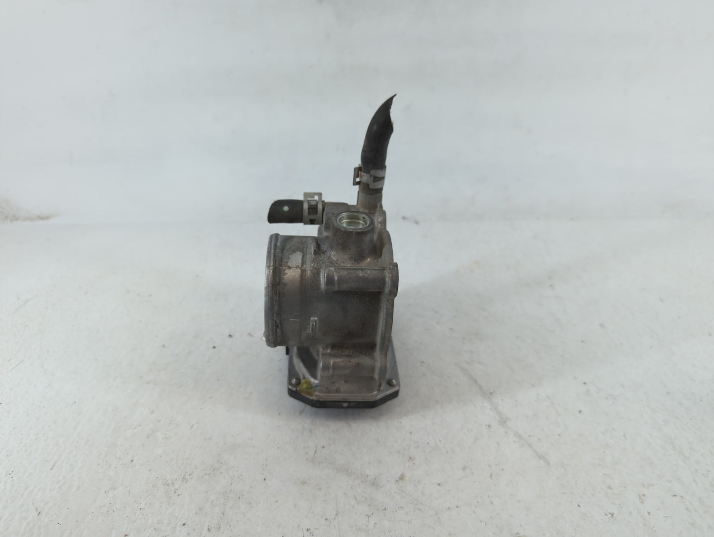 2011-2019 Toyota Corolla Throttle Body P/N:22030-0T080 Fits Fits 2011 2012 2013 2014 2015 2016 2017 2018 2019 OEM Used Auto 