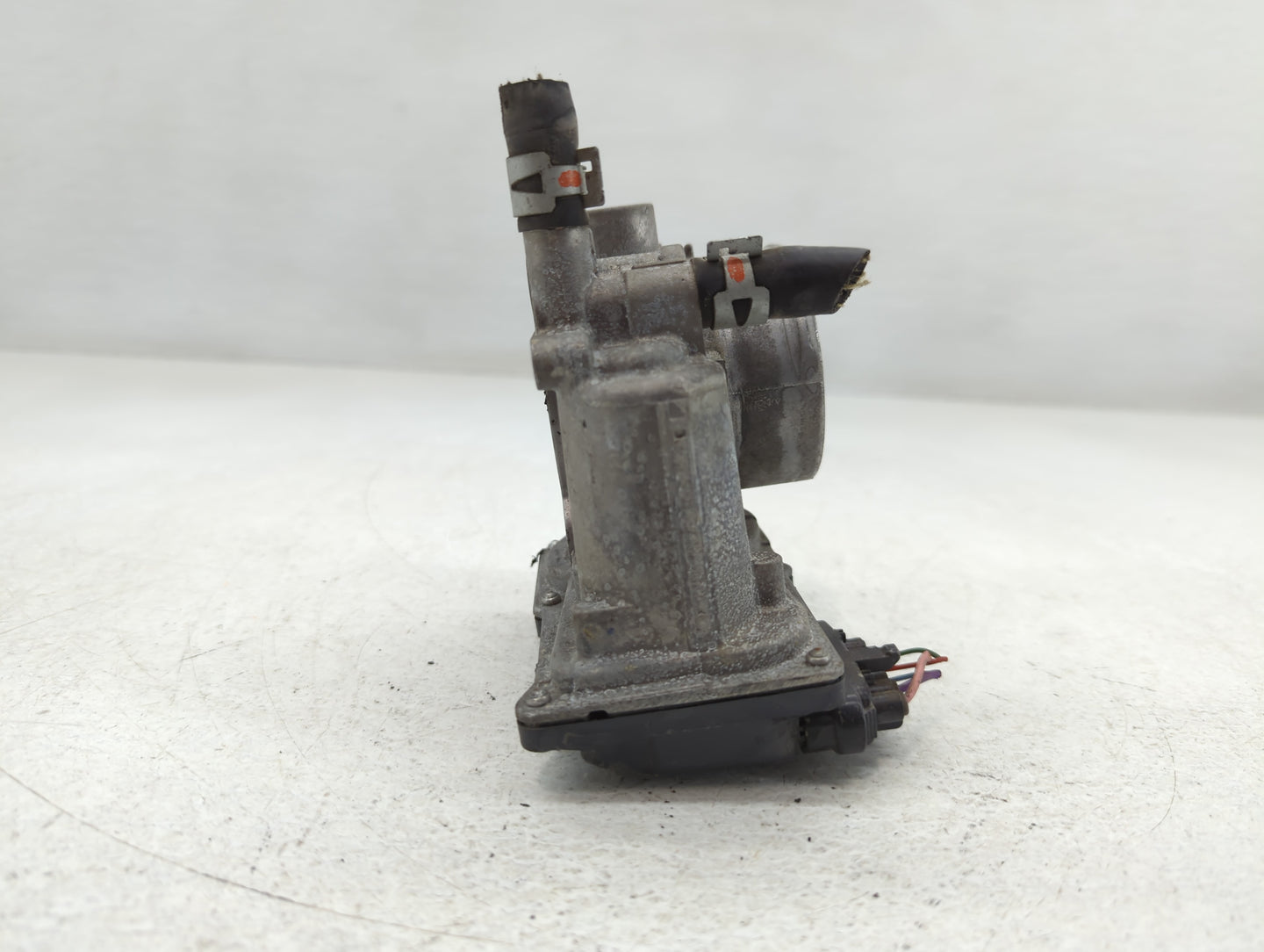 2011-2019 Toyota Corolla Throttle Body P/N:22030-0T080 Fits Fits 2011 2012 2013 2014 2015 2016 2017 2018 2019 OEM Used Auto 