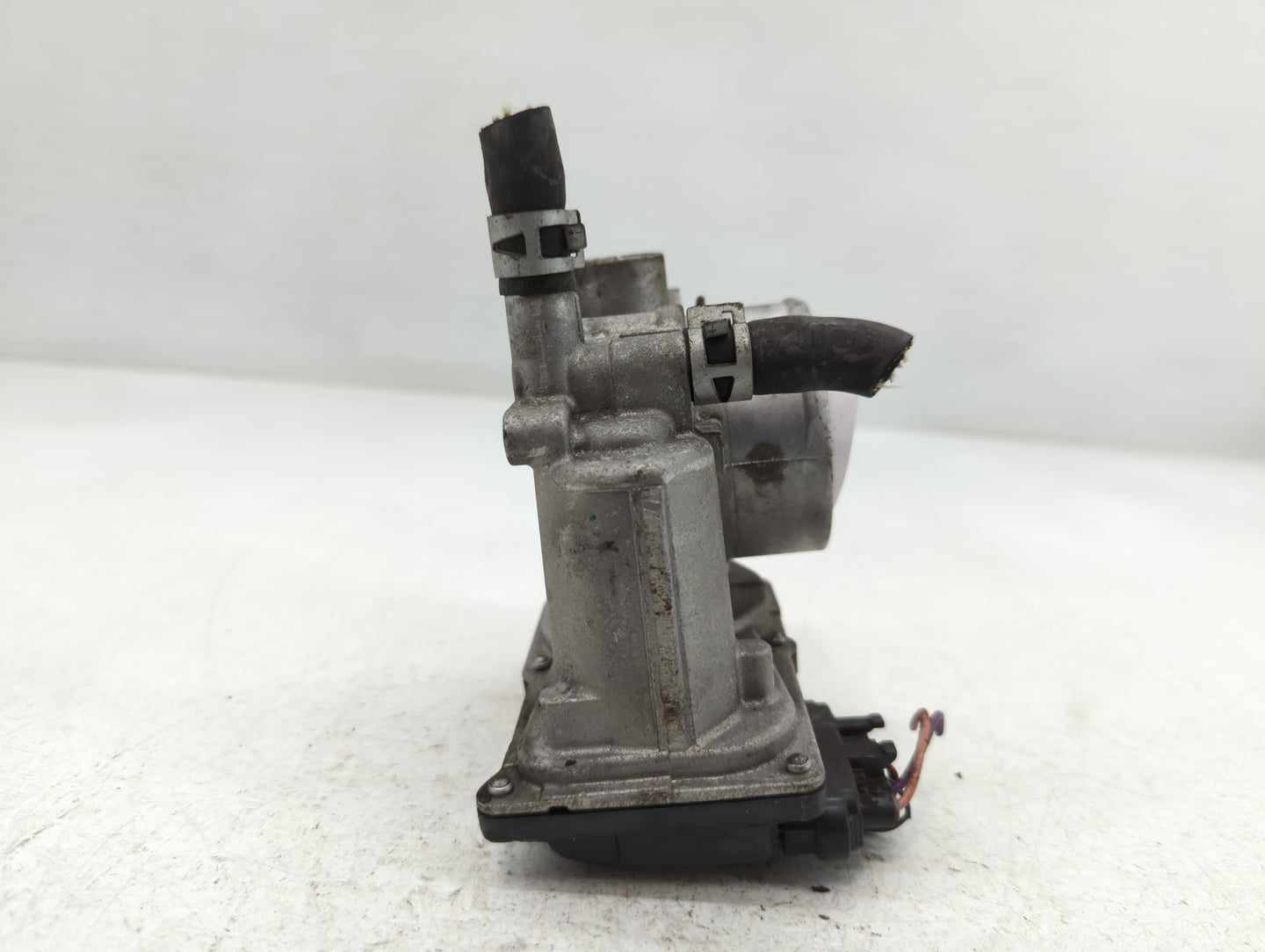 2011-2019 Toyota Corolla Throttle Body P/N:22030-0T080 Fits Fits 2011 2012 2013 2014 2015 2016 2017 2018 2019 OEM Used Auto 