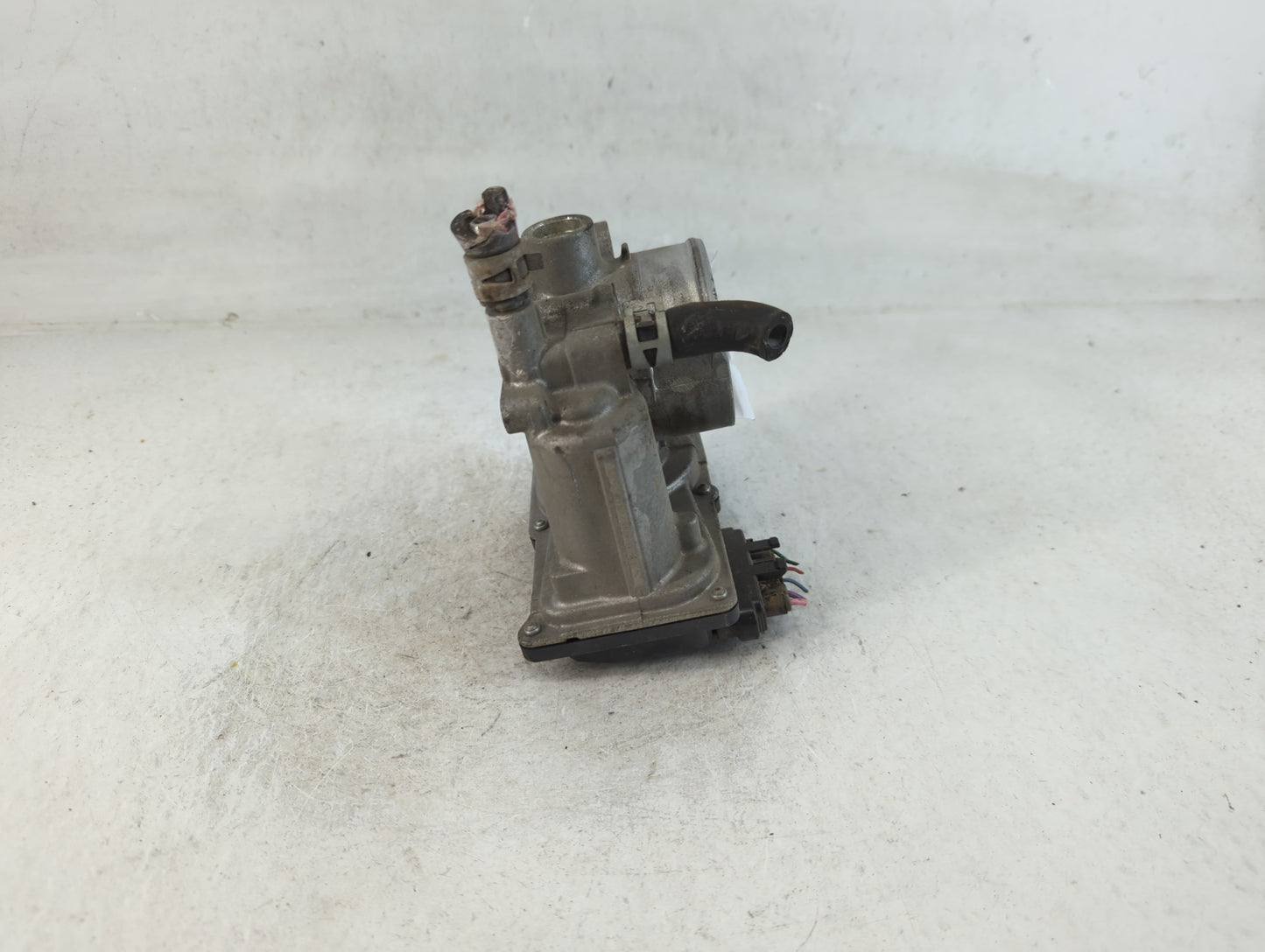 2011-2019 Toyota Corolla Throttle Body P/N:22030-0T080 Fits Fits 2011 2012 2013 2014 2015 2016 2017 2018 2019 OEM Used Auto 