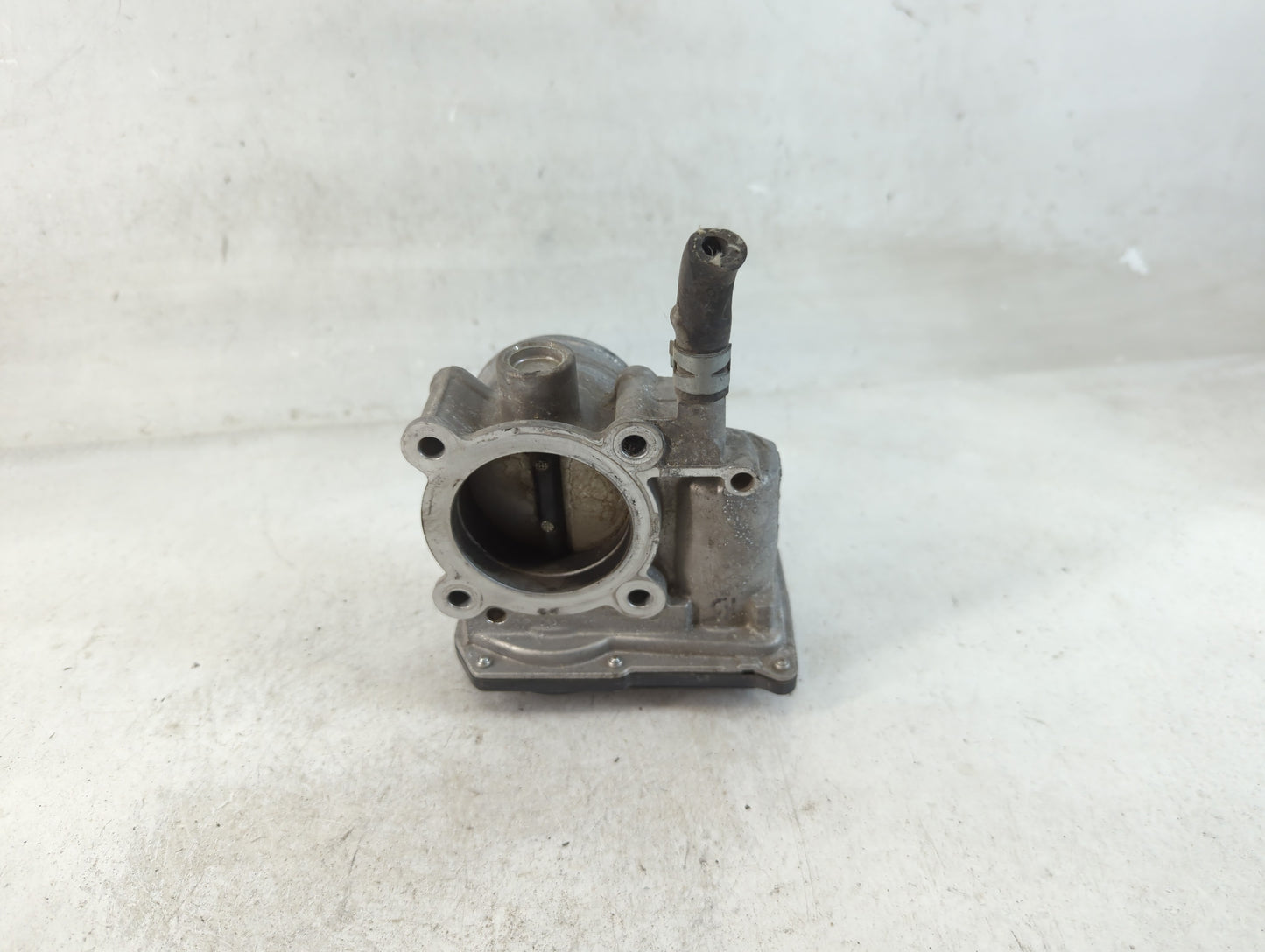 2011-2019 Toyota Corolla Throttle Body P/N:22030-0T080 Fits Fits 2011 2012 2013 2014 2015 2016 2017 2018 2019 OEM Used Auto 