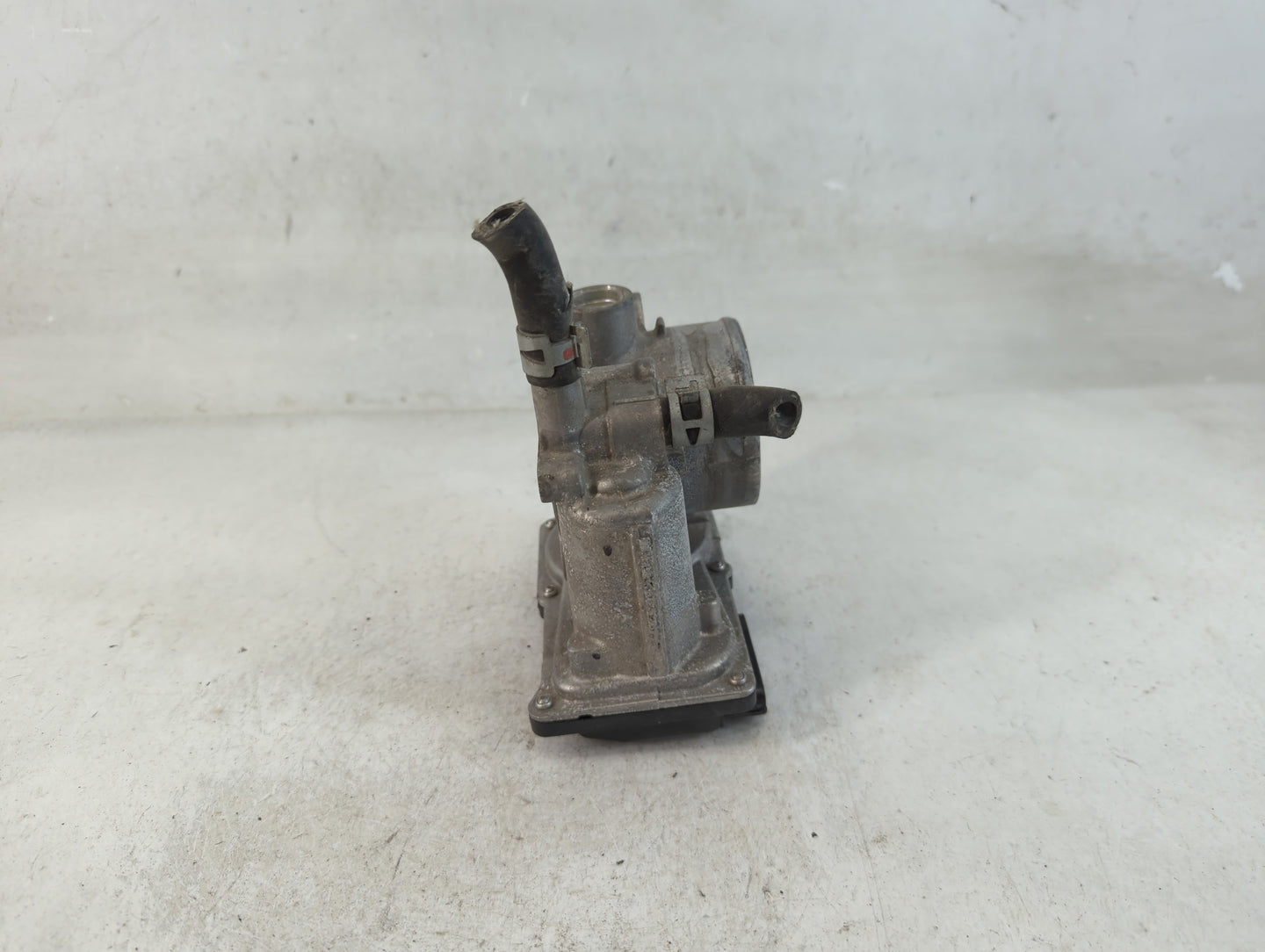 2011-2019 Toyota Corolla Throttle Body P/N:22030-0T080 Fits Fits 2011 2012 2013 2014 2015 2016 2017 2018 2019 OEM Used Auto 