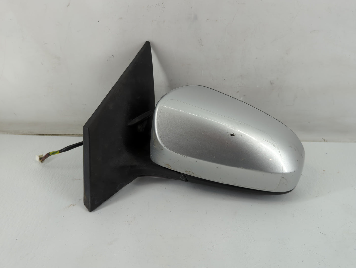 2014-2019 Toyota Corolla Driver Side View Mirror - Left Door Mirror OEM Used - Oemusedautoparts1.com