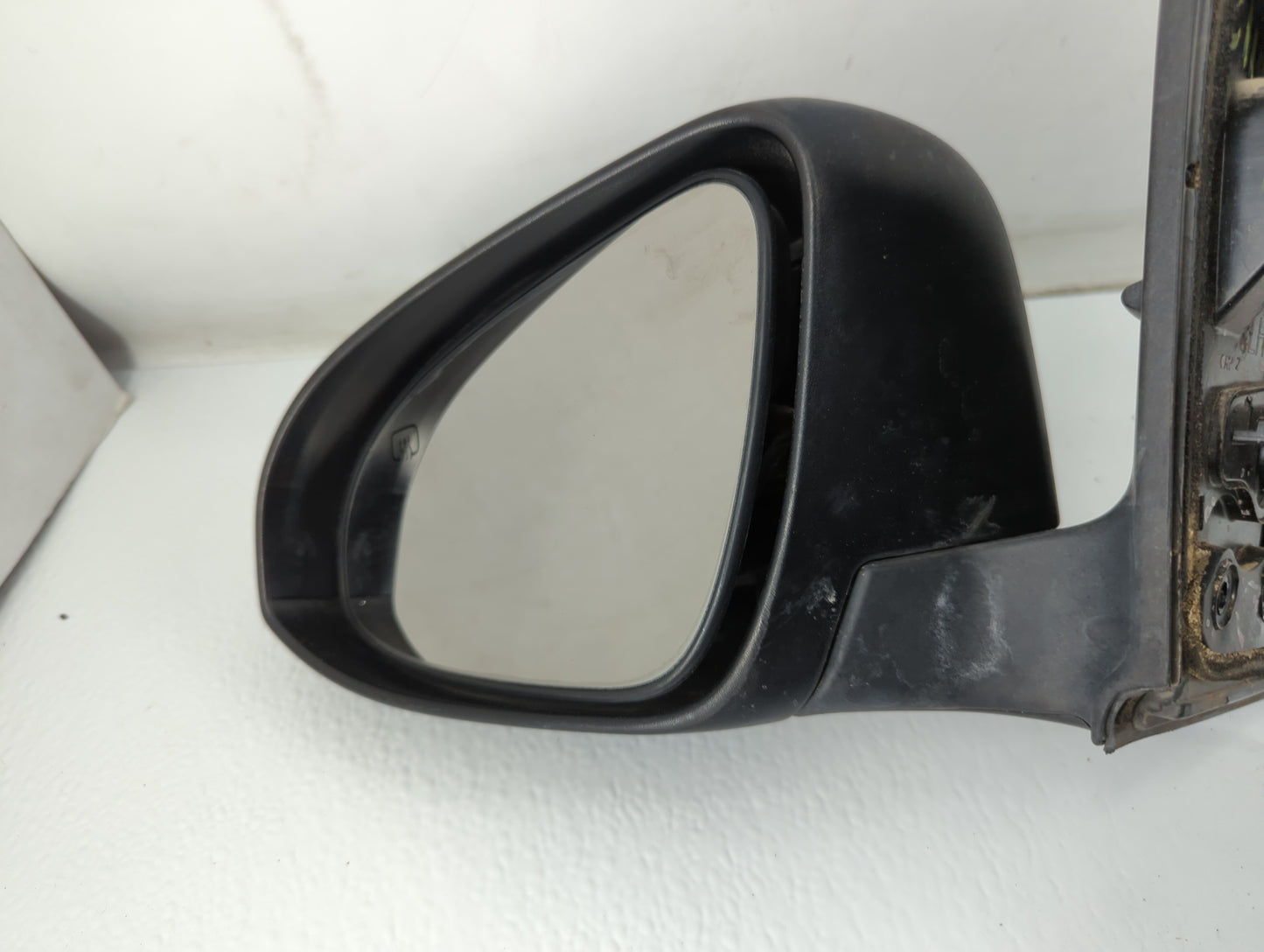 2014-2019 Toyota Corolla Driver Side View Mirror - Left Door Mirror OEM Used - Oemusedautoparts1.com