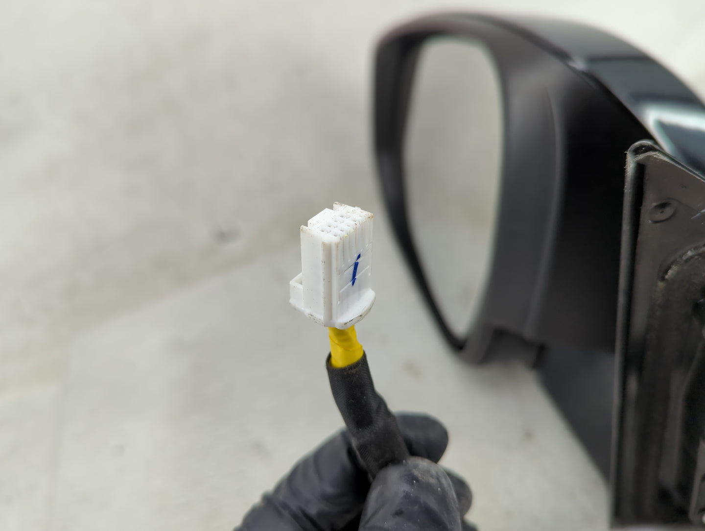 2014-2019 Toyota Highlander Driver Side View Mirror - Left Door Mirror OEM Used - Oemusedautoparts1.com