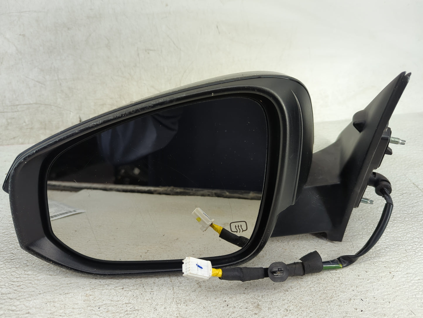 2014-2019 Toyota Highlander Driver Side View Mirror - Left Door Mirror OEM Used - Oemusedautoparts1.com
