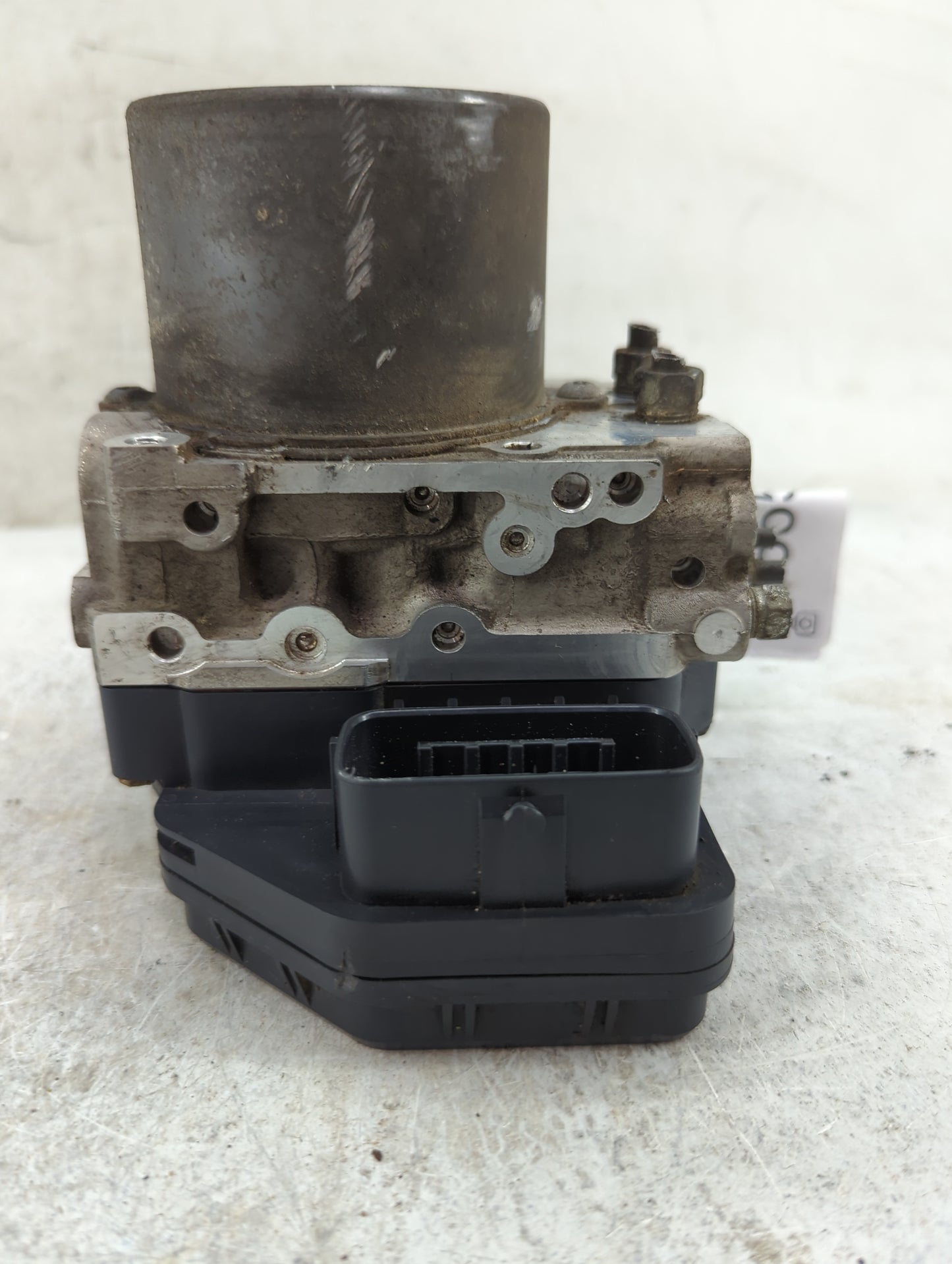 2014-2016 Toyota Highlander ABS Pump Control Module Replacement P/N:25873 Fits Fits 2014 2015 2016 OEM Used Auto Parts - Oem