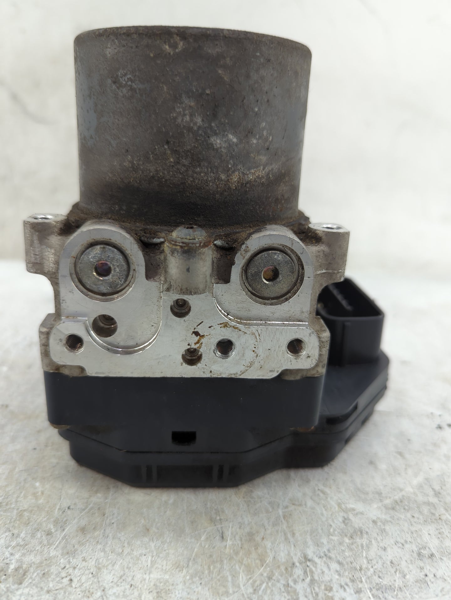 2014-2016 Toyota Highlander ABS Pump Control Module Replacement P/N:25873 Fits Fits 2014 2015 2016 OEM Used Auto Parts - Oem