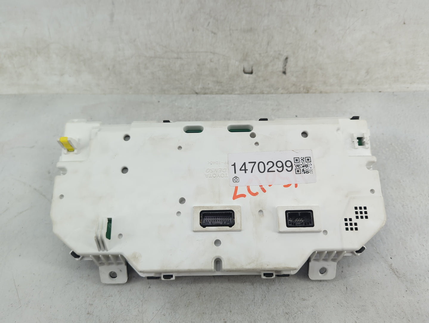 2015 Toyota Highlander Instrument Cluster Speedometer Gauges P/N:83800-0E490-00 TN257490-0494 Miles:110K Fits OEM Used Auto 