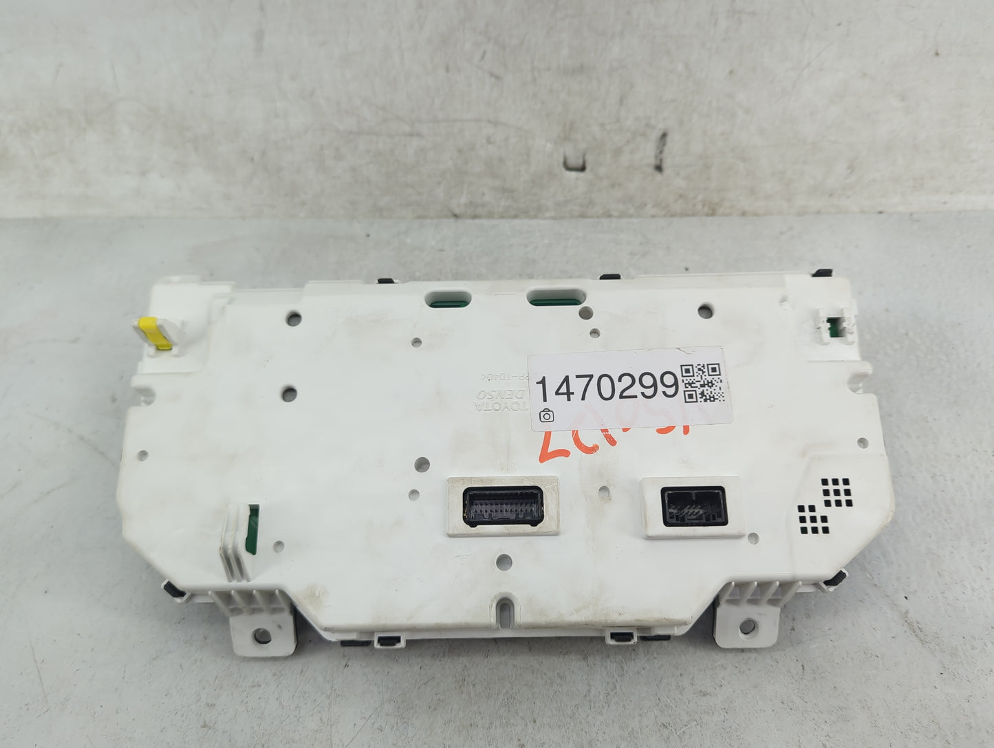 2015 Toyota Highlander Instrument Cluster Speedometer Gauges P/N:83800-0E490-00 TN257490-0494 Miles:110K Fits OEM Used Auto 