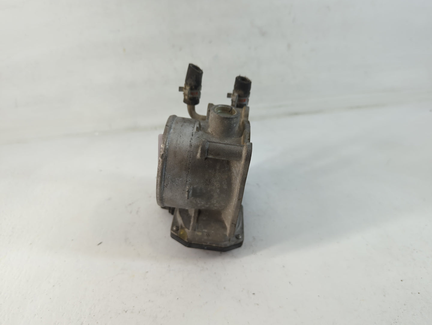 2009-2019 Toyota Highlander Throttle Body P/N:22030-0P050 Fits Fits 2009 2010 2011 2012 2013 2014 2015 2016 2017 2018 2019 O