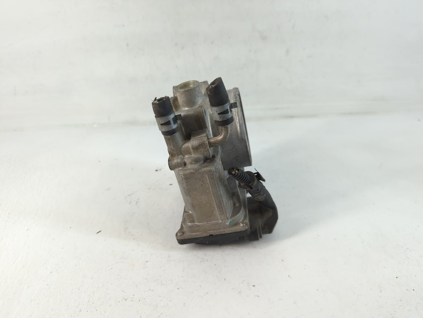 2009-2019 Toyota Highlander Throttle Body P/N:22030-0P050 Fits Fits 2009 2010 2011 2012 2013 2014 2015 2016 2017 2018 2019 O