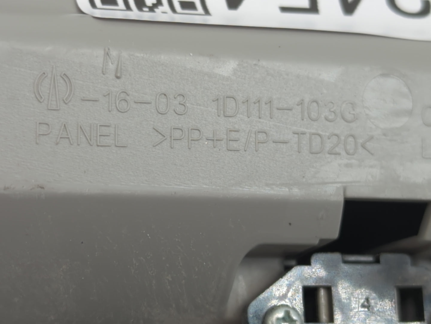 2015 Toyota Prius Overhead Roof Console - Oemusedautoparts1.com
