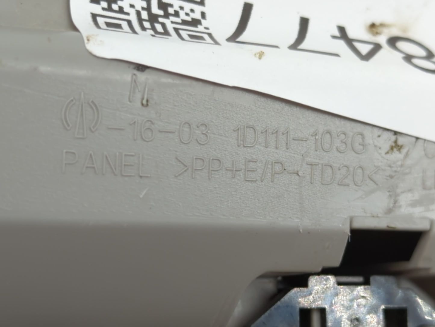 2015 Toyota Prius Overhead Roof Console - Oemusedautoparts1.com