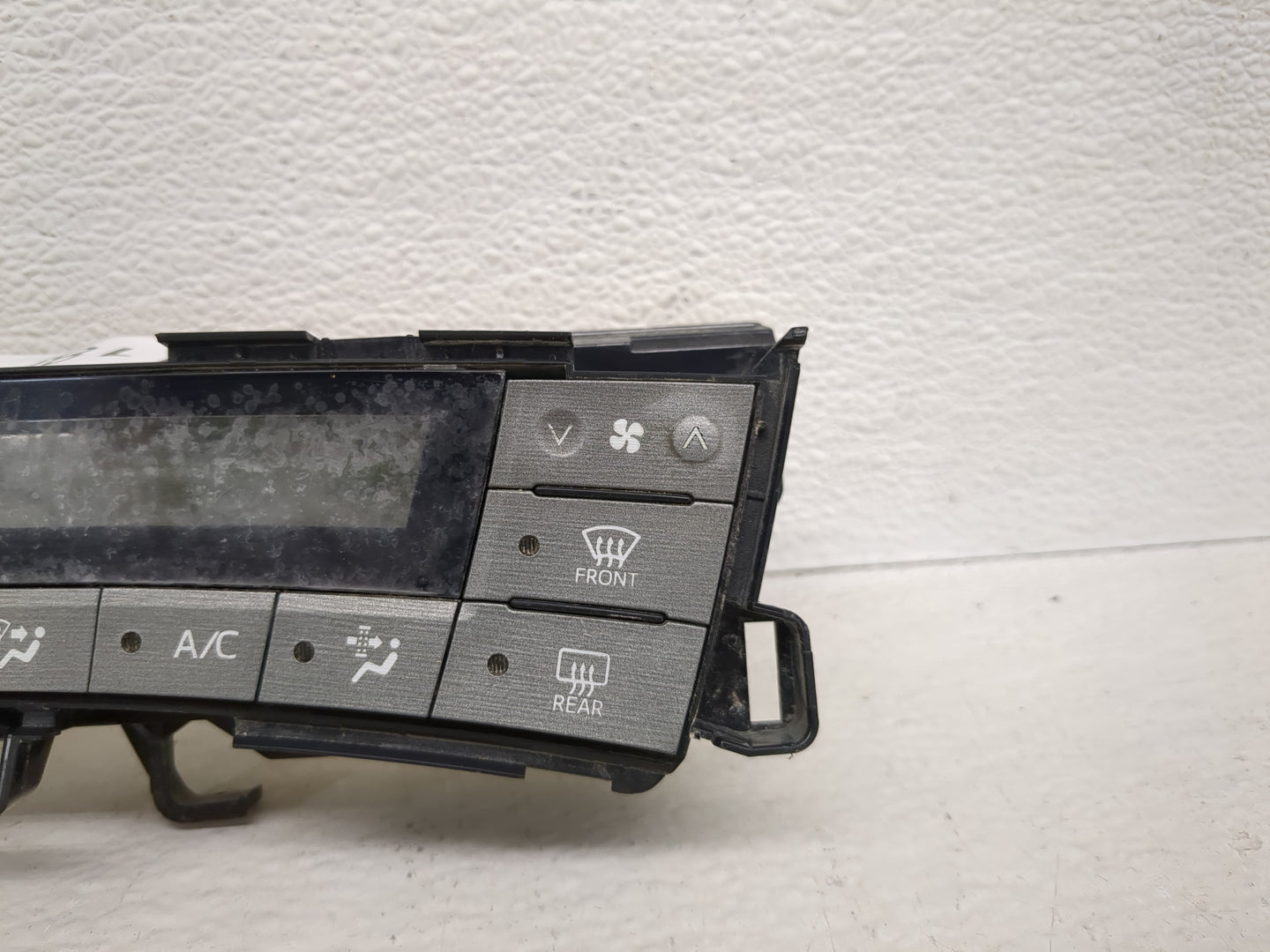 2013-2015 Toyota Prius Climate Control Module Temperature AC/Heater Replacement P/N:75D726 Fits Fits 2013 2014 2015 OEM Used