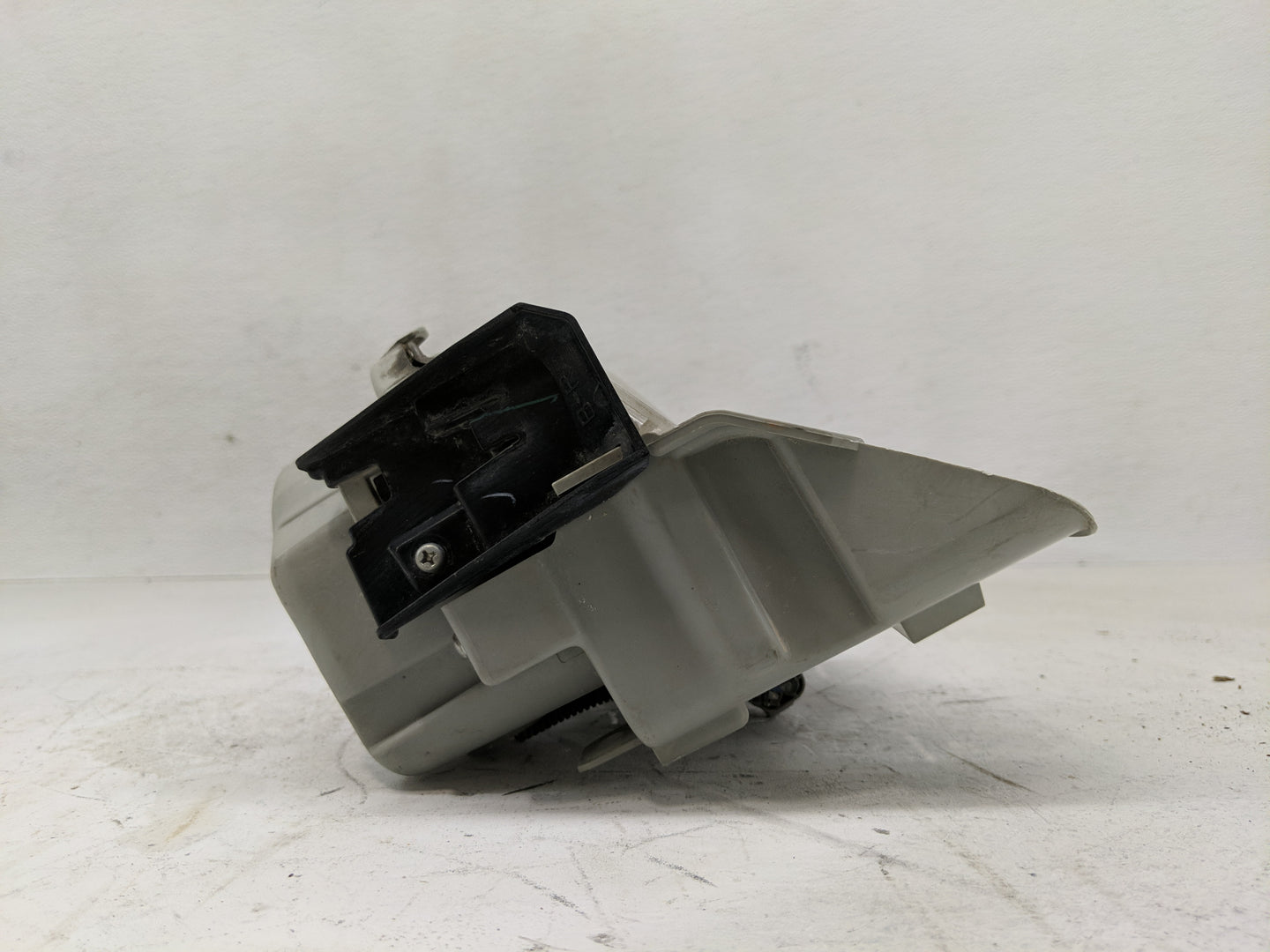 2012-2015 Toyota Prius Passenger Right Oem Front Light Lamp - Oemusedautoparts1.com