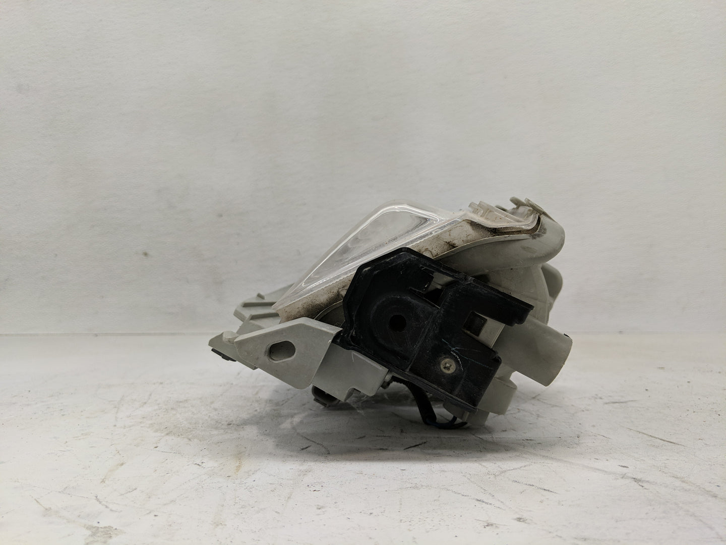 2012-2015 Toyota Prius Passenger Right Oem Front Light Lamp - Oemusedautoparts1.com