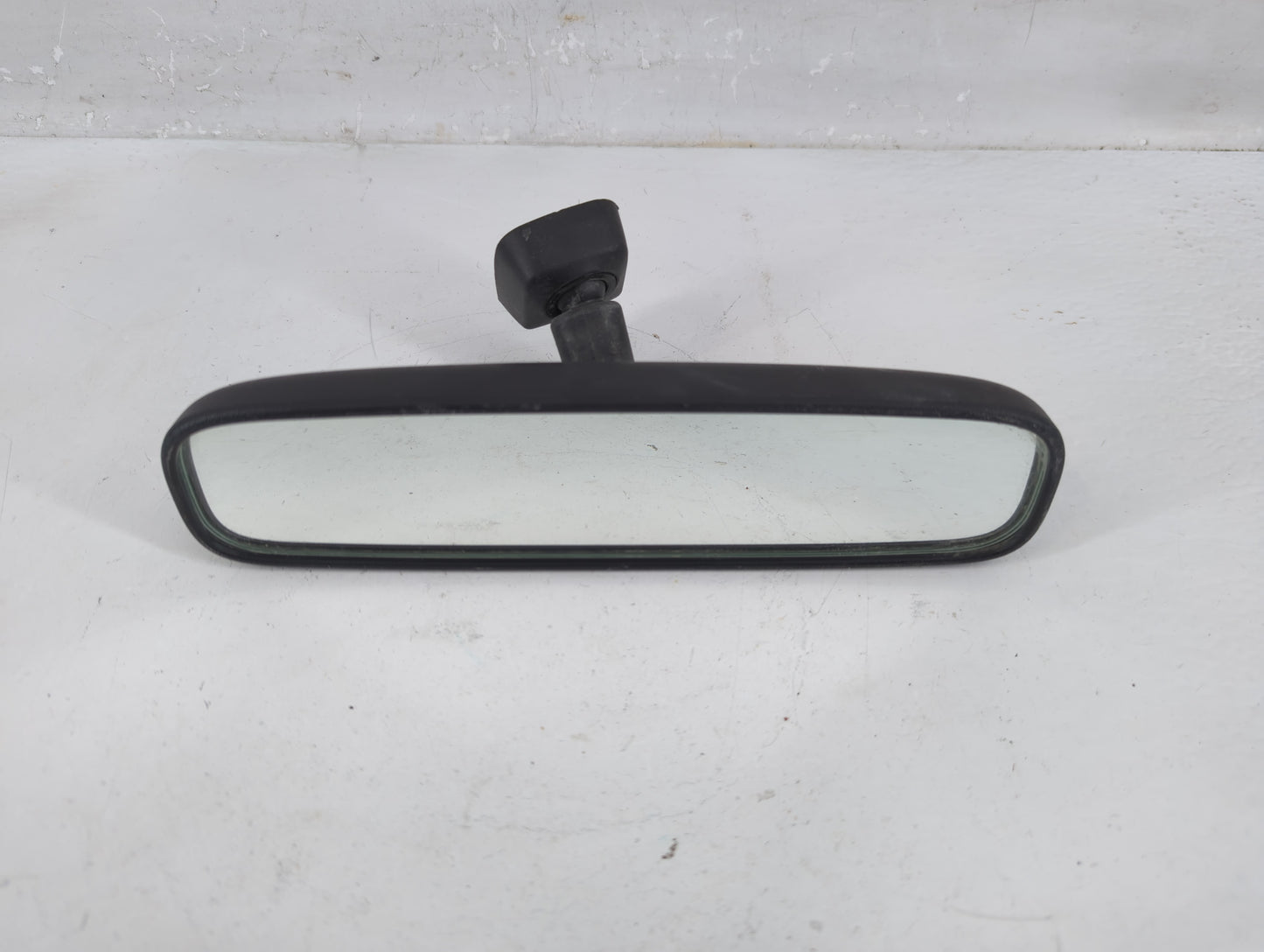 2015 Toyota Prius Interior Rear View Mirror Replacement OEM P/N:E4012197 E4022197 Fits OEM Used Auto Parts - Oemusedautopart