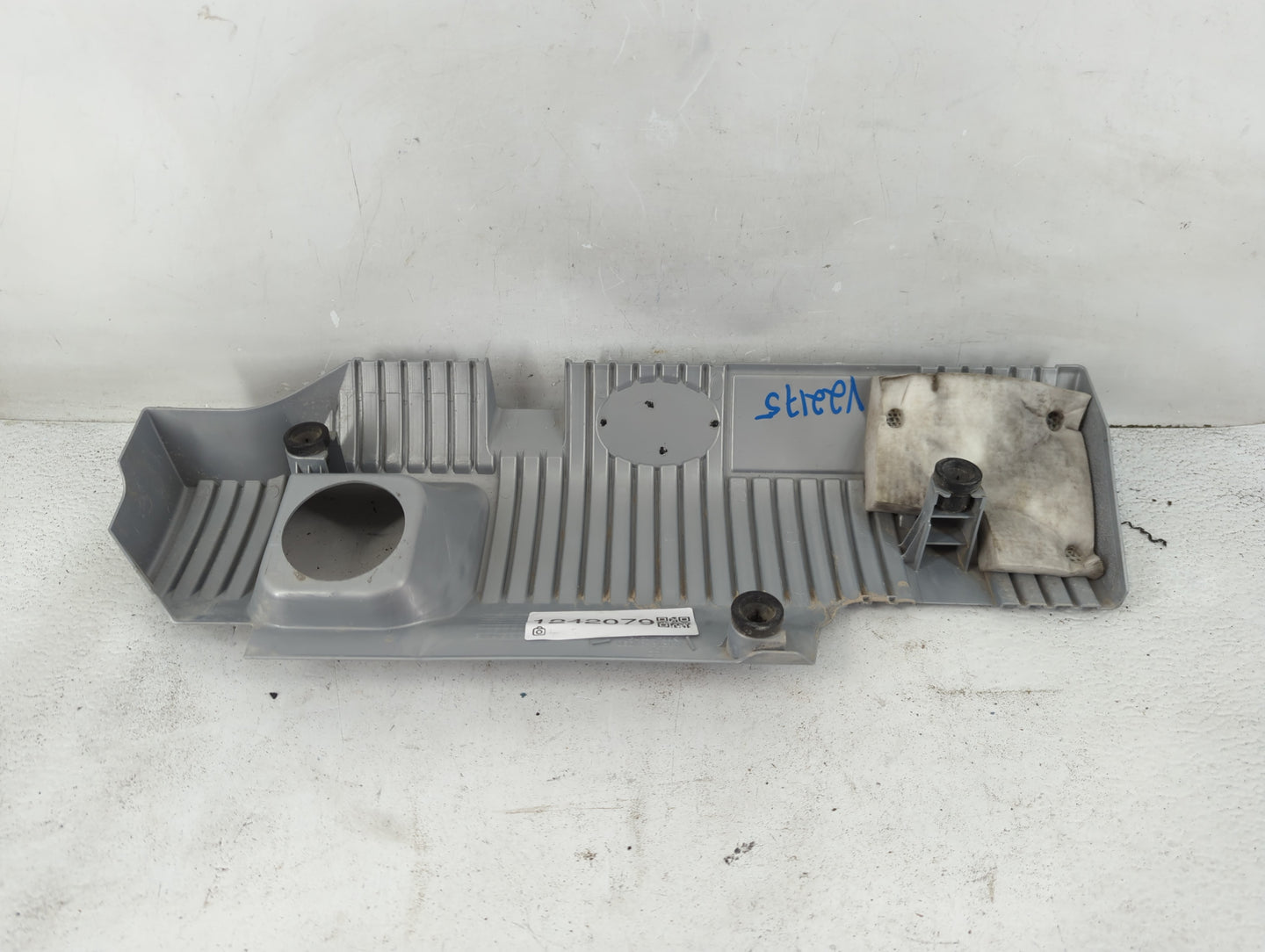 2015 Toyota Prius Engine Cover - Oemusedautoparts1.com