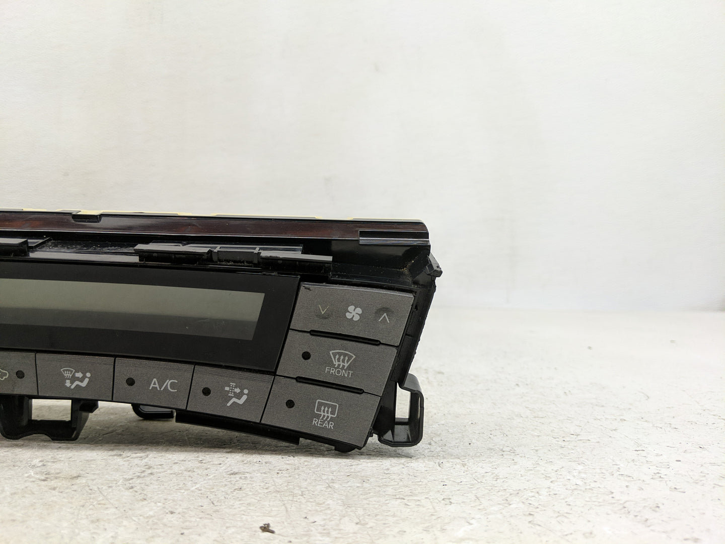 2013-2015 Toyota Prius Climate Control Module Temperature AC/Heater Replacement P/N:75D726 Fits Fits 2013 2014 2015 OEM Used