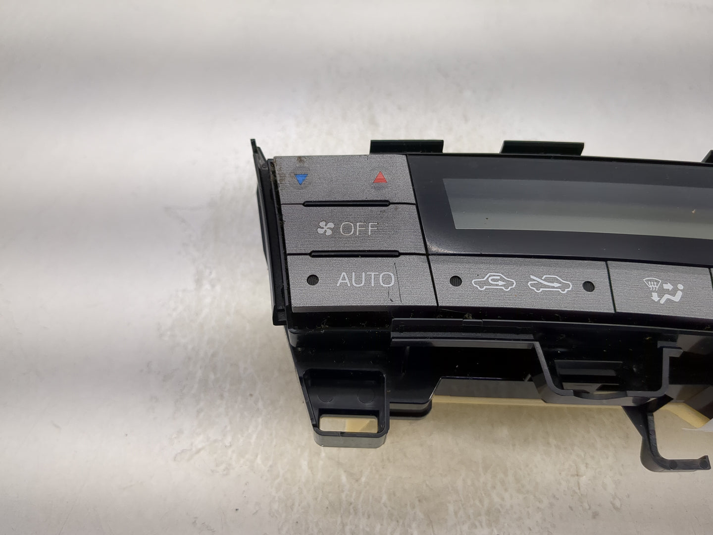 2013-2015 Toyota Prius Climate Control Module Temperature AC/Heater Replacement P/N:75D726 Fits Fits 2013 2014 2015 OEM Used