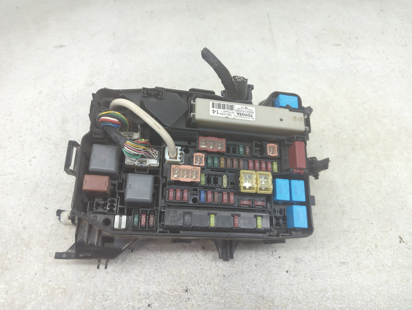 2013-2019 Toyota Prius Fusebox Fuse Box Panel Relay Module P/N:82641-47090 82662-47140 Fits OEM Used Auto Parts - Oemusedaut