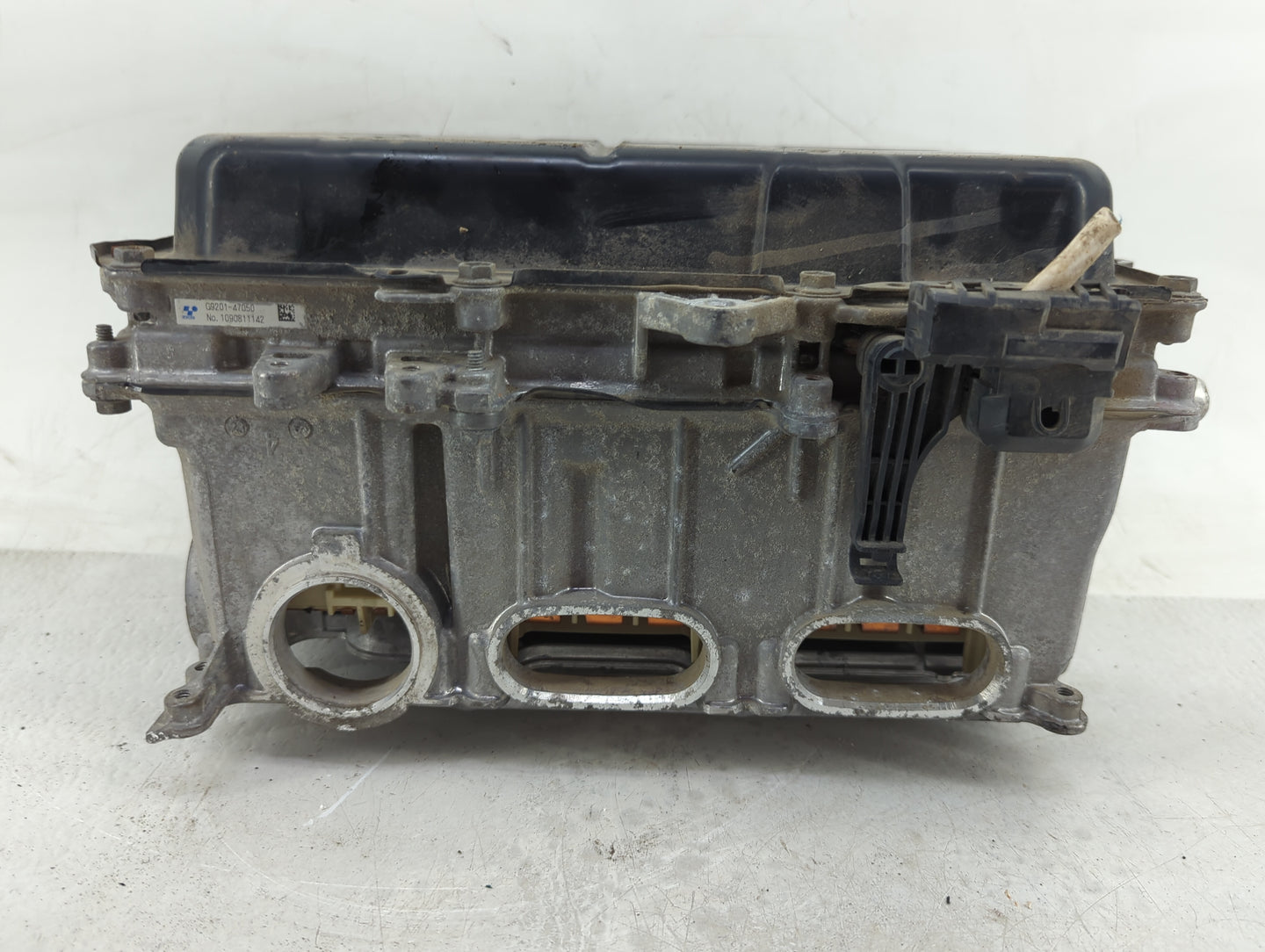 2015 Toyota Prius Hybrid DC Synergy Drive Power Inverter P/N:1090811142 Fits OEM Used Auto Parts - Oemusedautoparts1.com