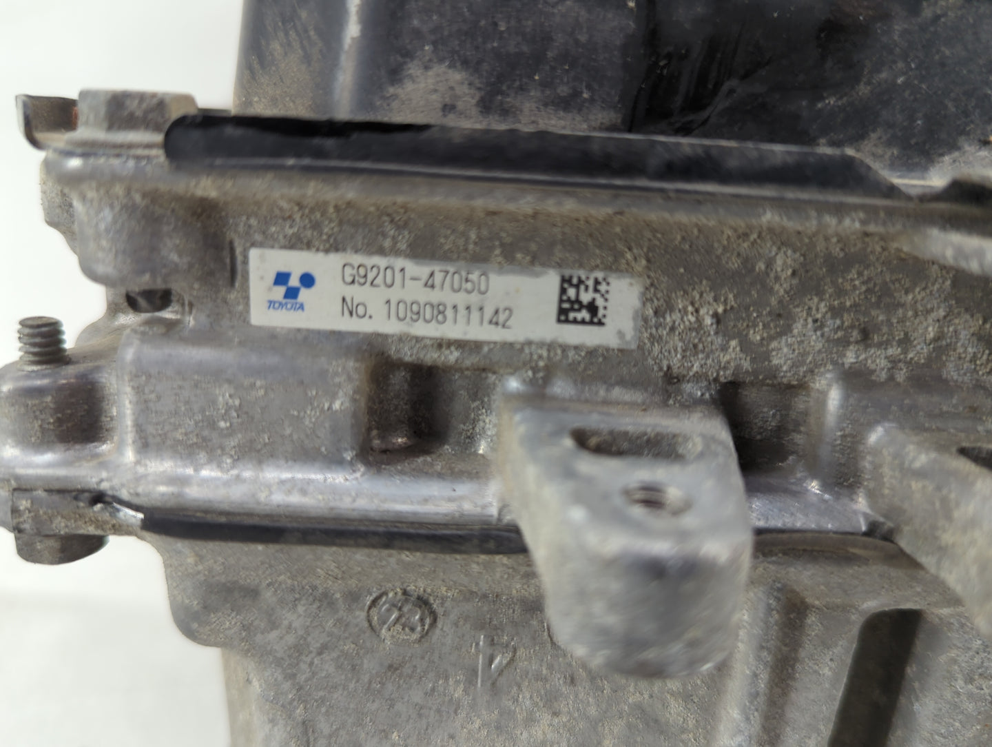 2015 Toyota Prius Hybrid DC Synergy Drive Power Inverter P/N:1090811142 Fits OEM Used Auto Parts - Oemusedautoparts1.com