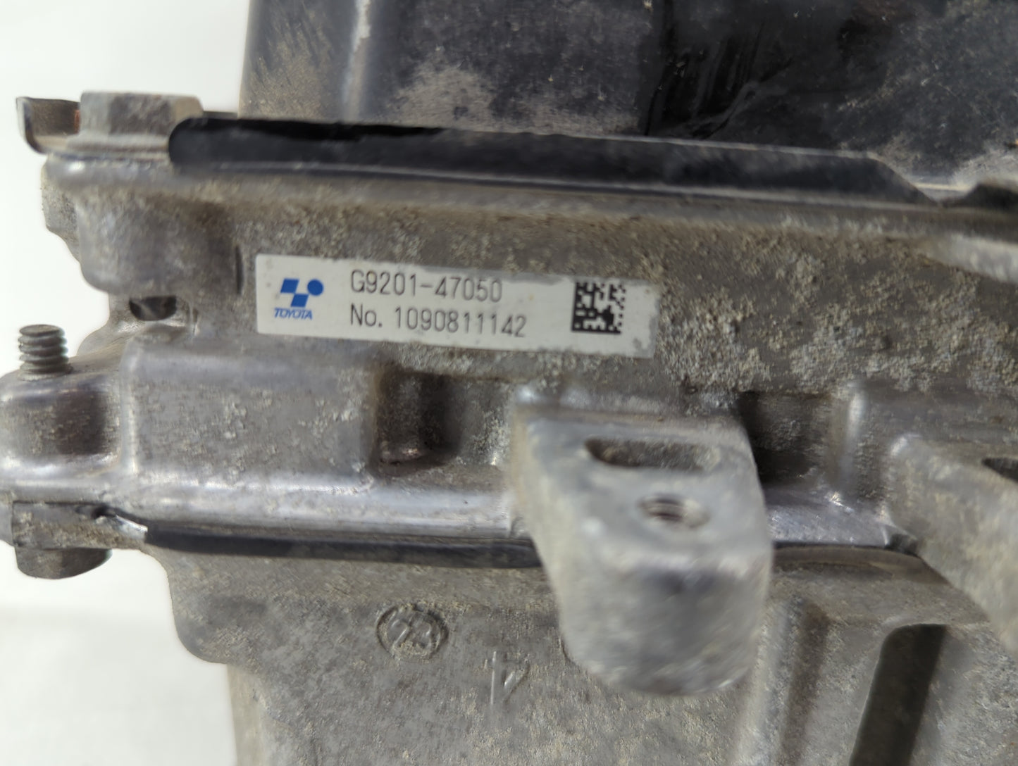 2015 Toyota Prius Hybrid DC Synergy Drive Power Inverter P/N:1090811142 Fits OEM Used Auto Parts - Oemusedautoparts1.com