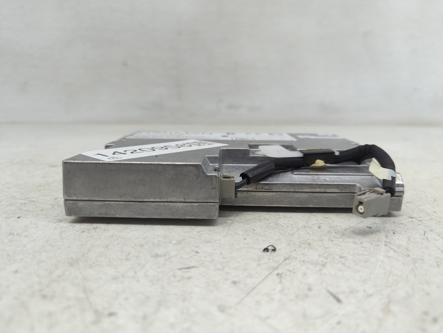 2012-2015 Toyota Prius Radio AM FM Cd Player Receiver Replacement P/N:86100-YY050 PT296-47140 Fits Fits 2012 2013 2014 2015 