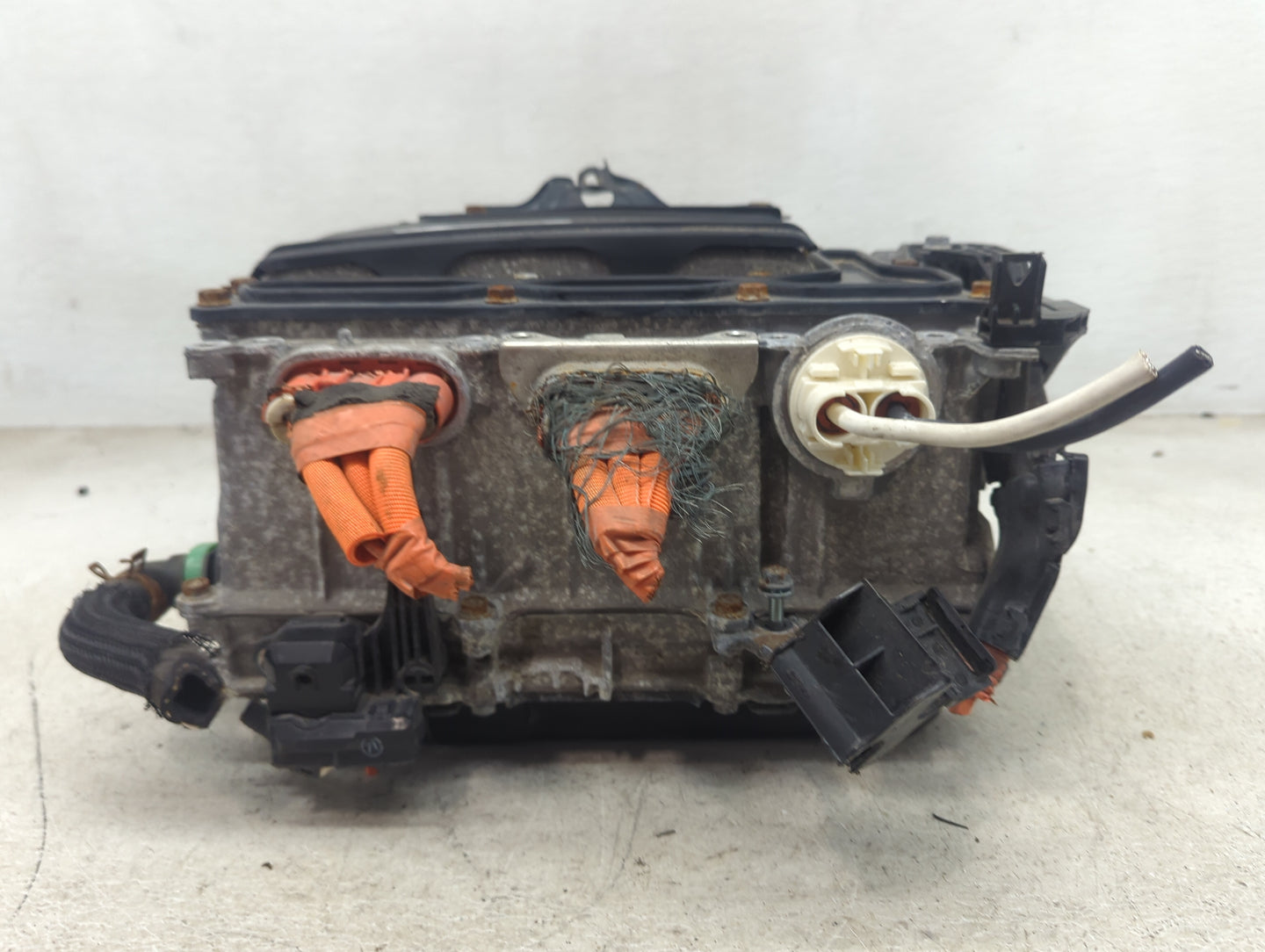 2012-2015 Toyota Prius Hybrid DC Synergy Drive Power Inverter P/N:G9200-47210 Fits Fits 2012 2013 2014 2015 OEM Used Auto Pa