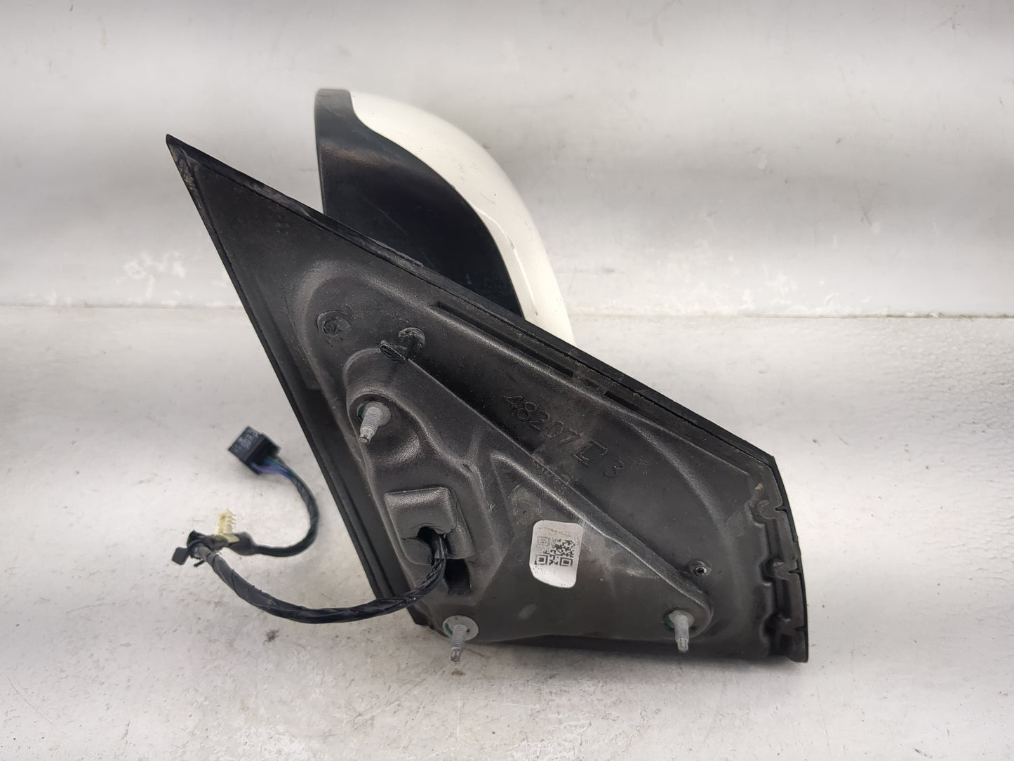 2010-2015 Toyota Prius Driver Side View Mirror - Left Door Mirror OEM Used - Oemusedautoparts1.com