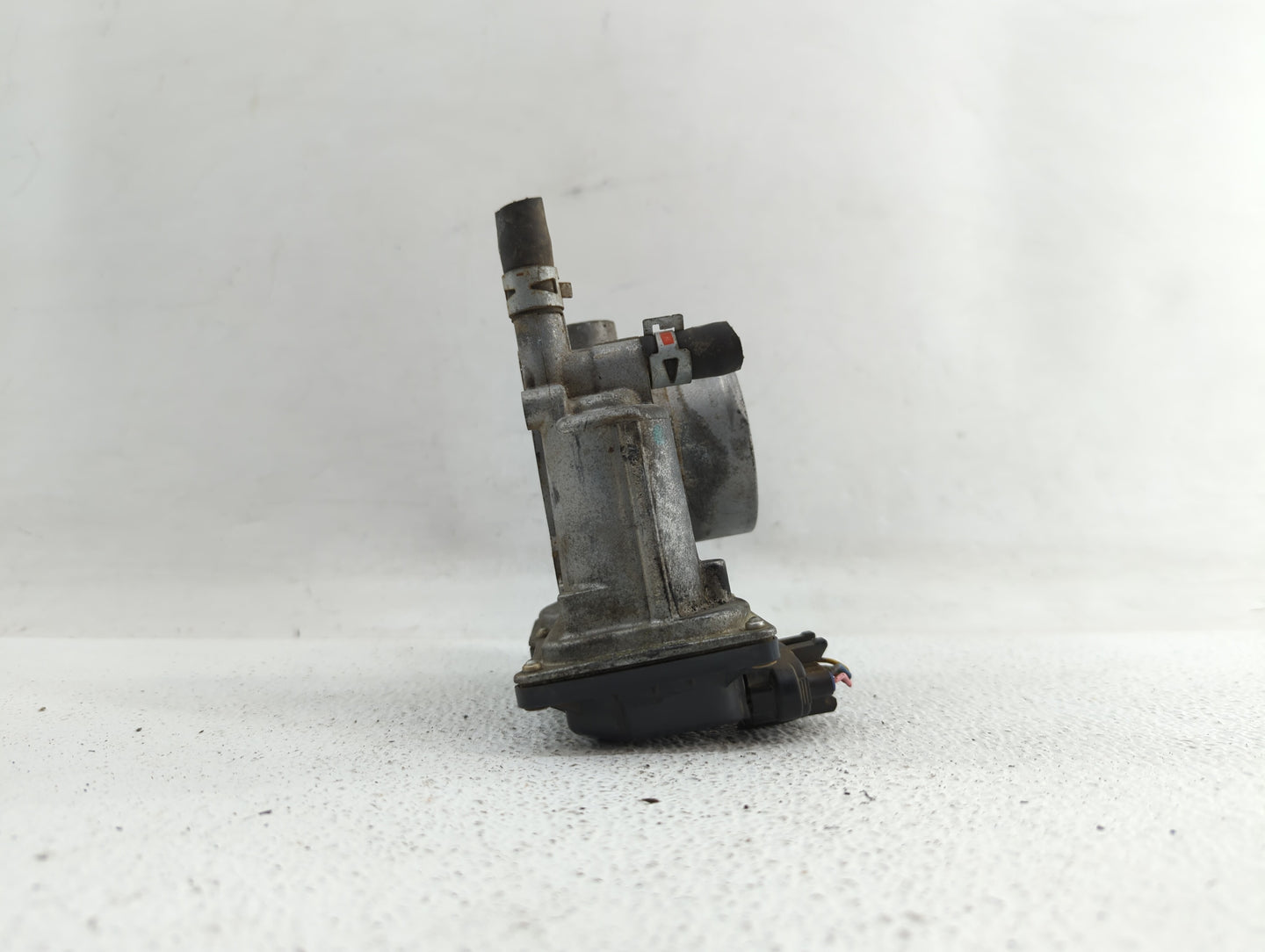 2010-2018 Toyota Prius Throttle Body P/N:22030-37060 Fits Fits 2010 2011 2012 2013 2014 2015 2016 2017 2018 OEM Used Auto Pa