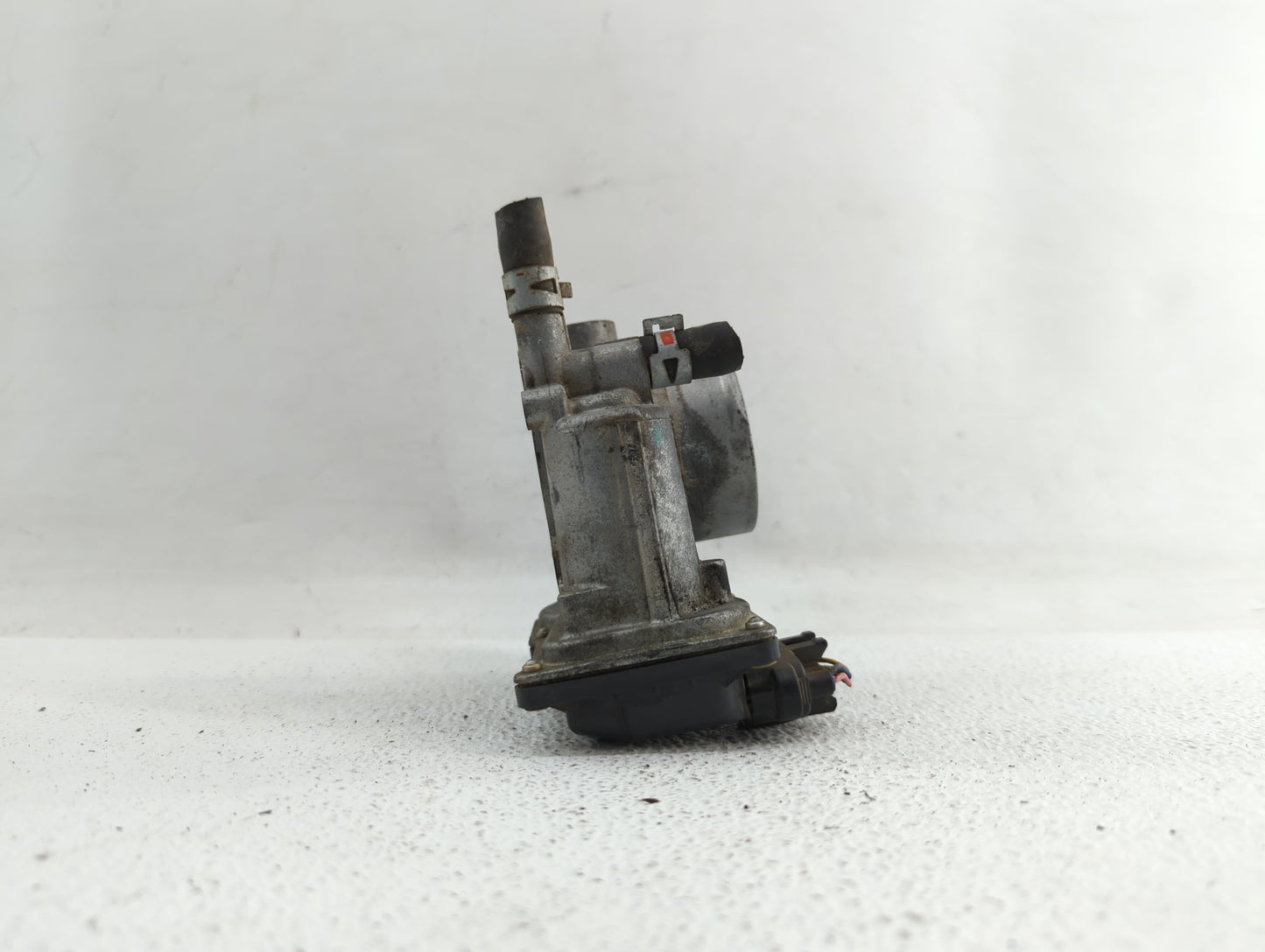 2010-2018 Toyota Prius Throttle Body P/N:22030-37060 Fits Fits 2010 2011 2012 2013 2014 2015 2016 2017 2018 OEM Used Auto Pa