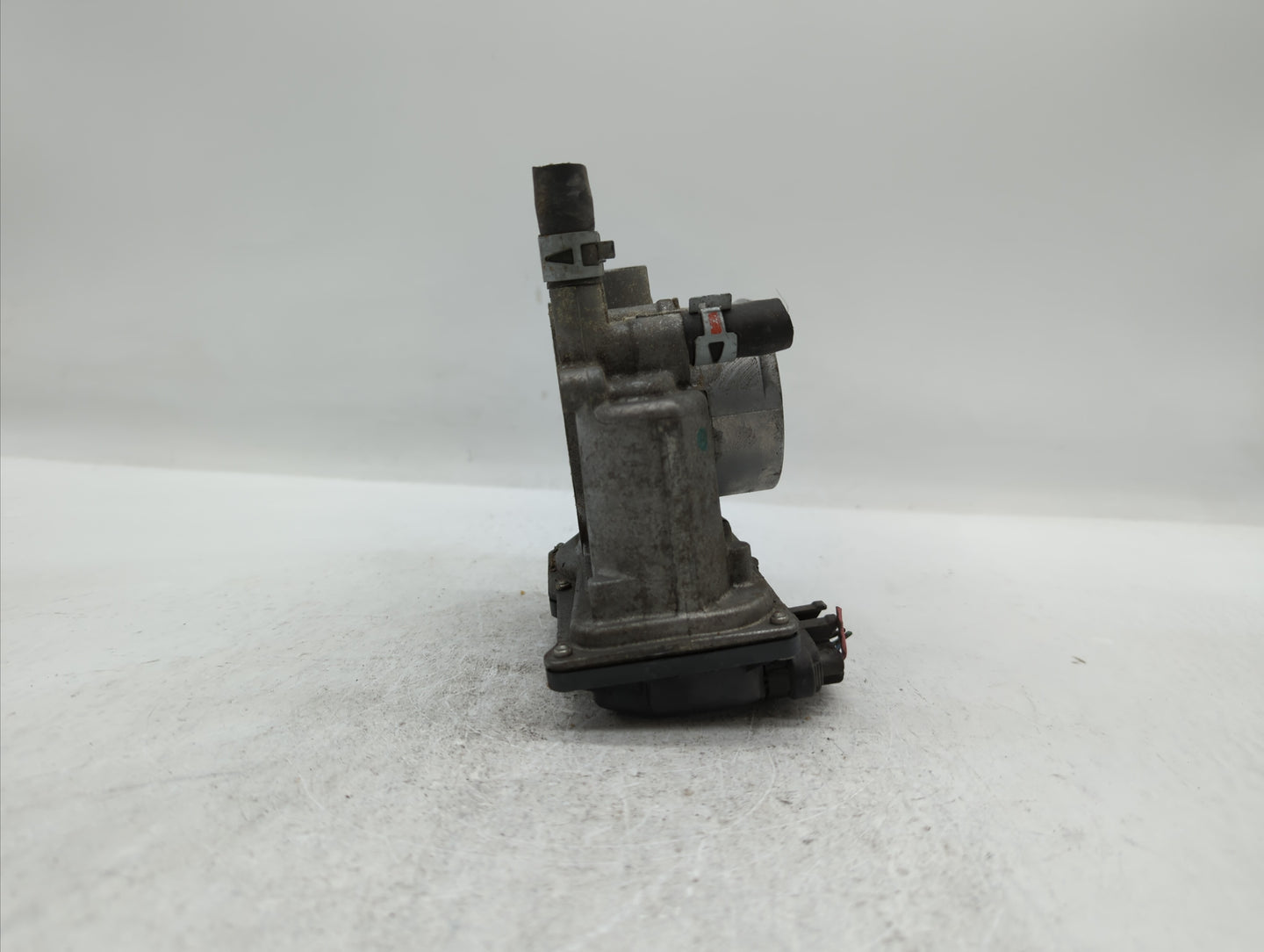 2010-2018 Toyota Prius Throttle Body P/N:22030-37060 Fits Fits 2010 2011 2012 2013 2014 2015 2016 2017 2018 OEM Used Auto Pa