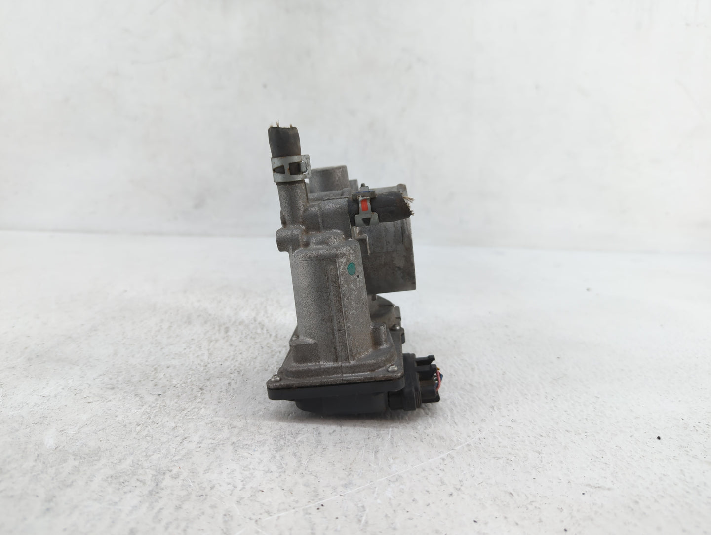 2010-2022 Toyota Prius Throttle Body P/N:22030-37060 Fits Fits 2010 2011 2012 2013 2014 2015 2016 2017 2018 2019 2020 2021 2