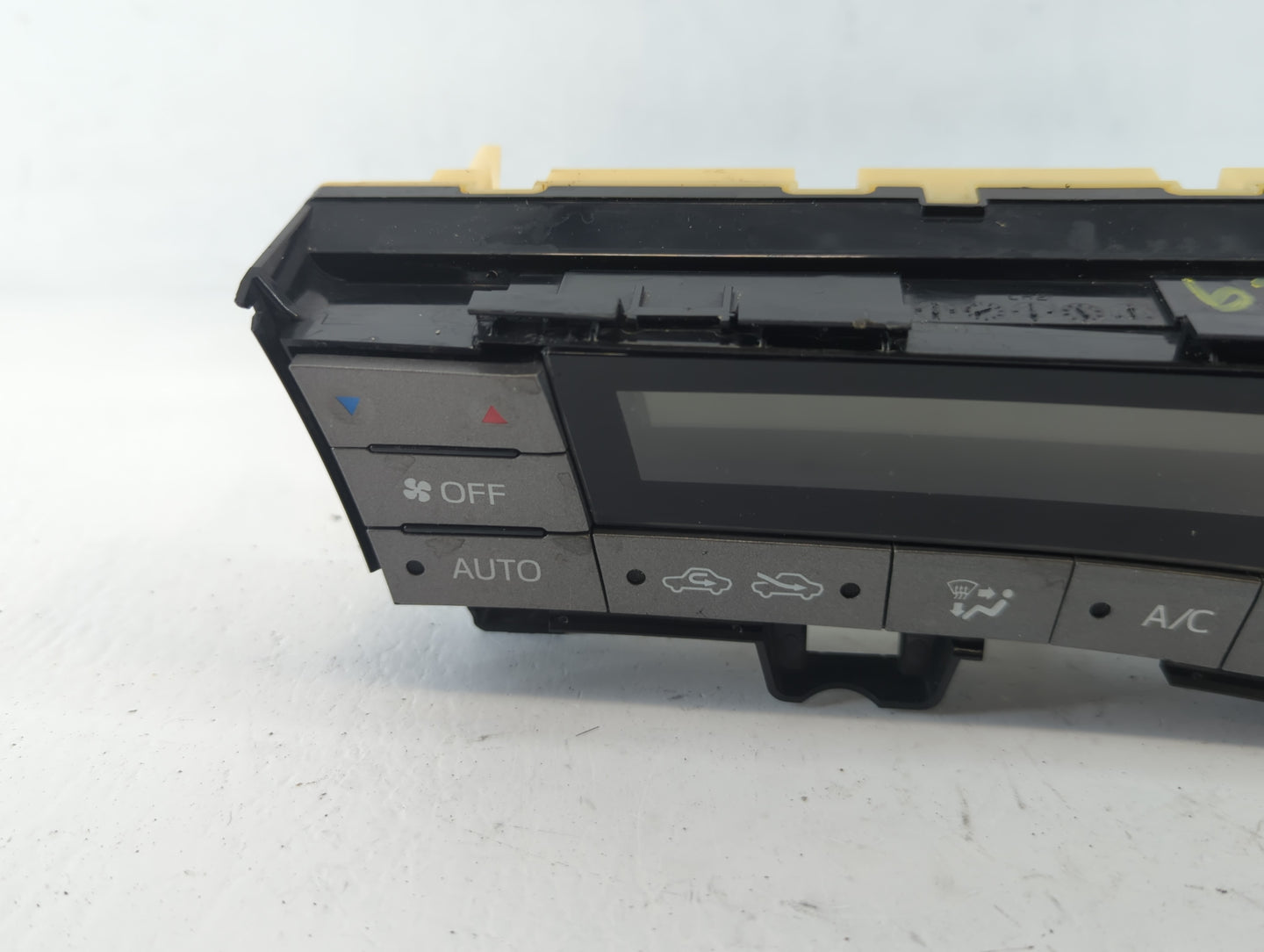 2015 Toyota Prius Climate Control Module Temperature AC/Heater Replacement P/N:75D726 Fits OEM Used Auto Parts - Oemusedauto
