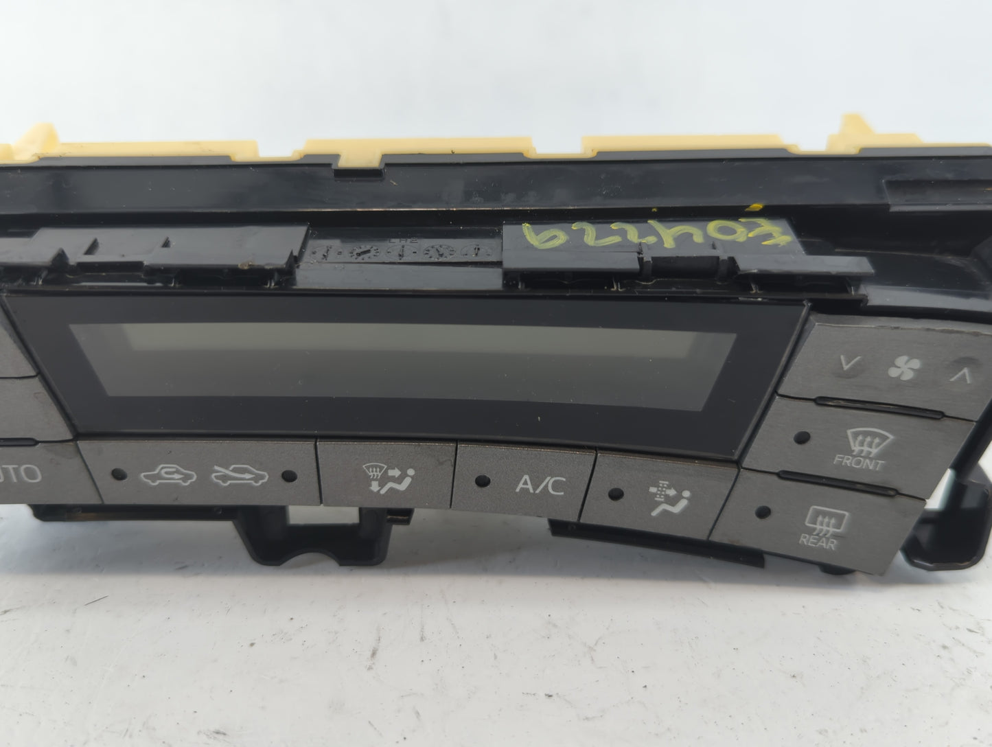 2015 Toyota Prius Climate Control Module Temperature AC/Heater Replacement P/N:75D726 Fits OEM Used Auto Parts - Oemusedauto