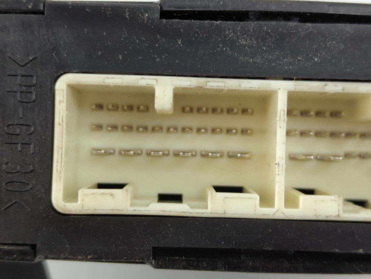 2014-2015 Toyota Prius Chassis Control Module Ccm Bcm Body Control - Oemusedautoparts1.com