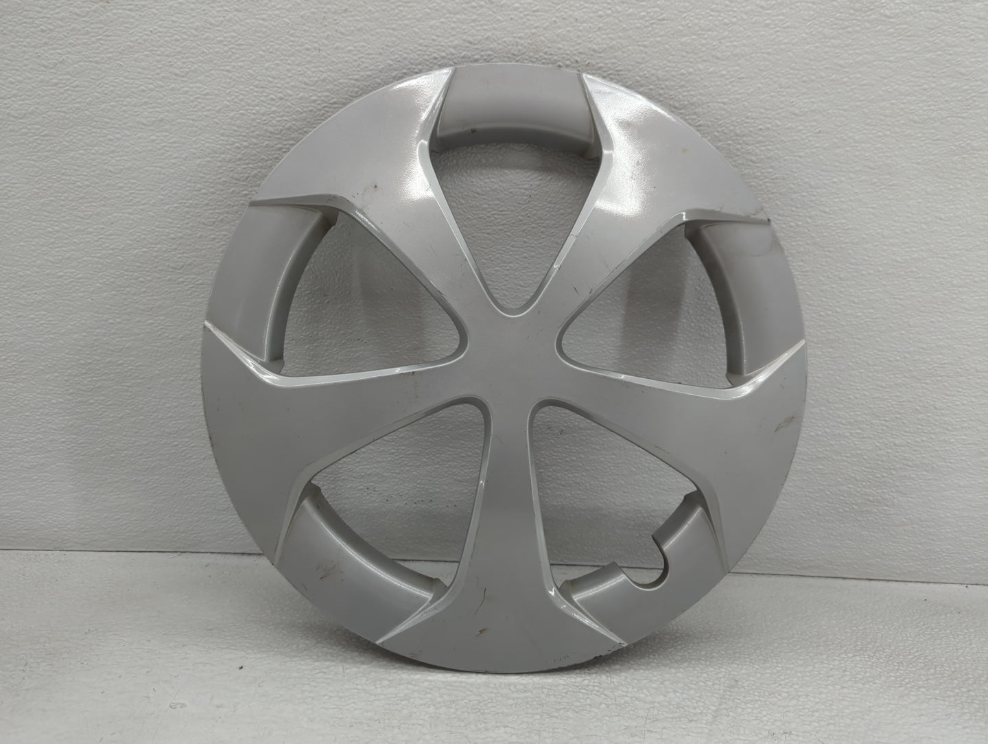 2015 Toyota Prius Rim Wheel Center Cap - Oemusedautoparts1.com